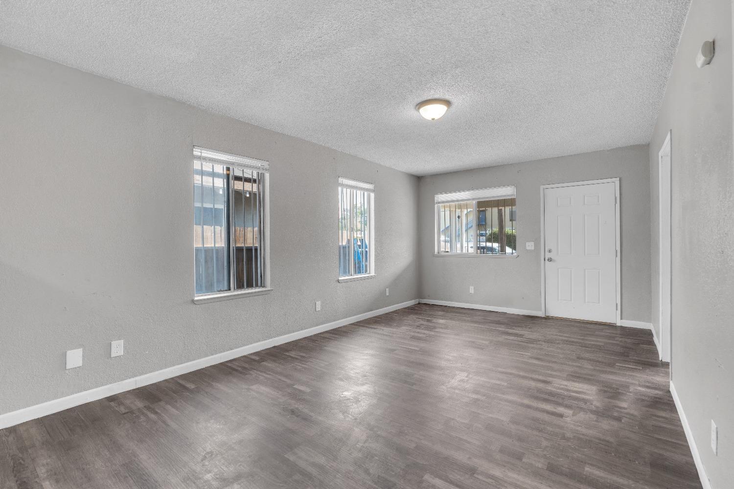 3137 E Townsend Ave #101-102, Fresno, CA 93702