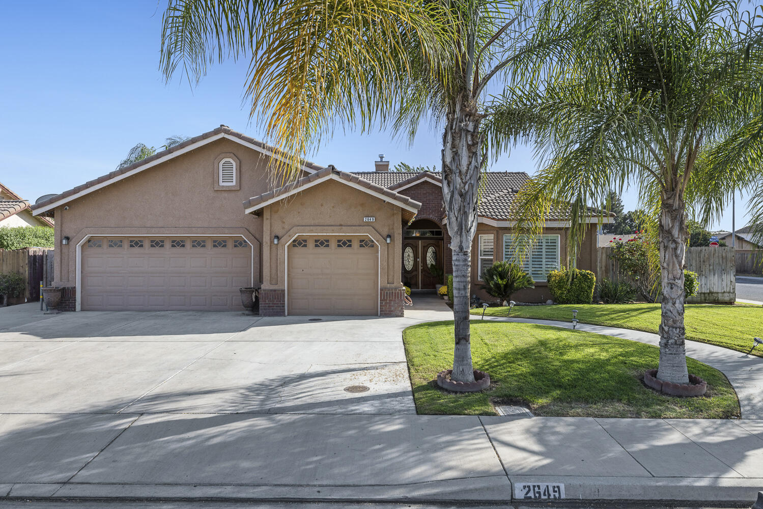2649 Hillcrest St, Selma, CA 93662
