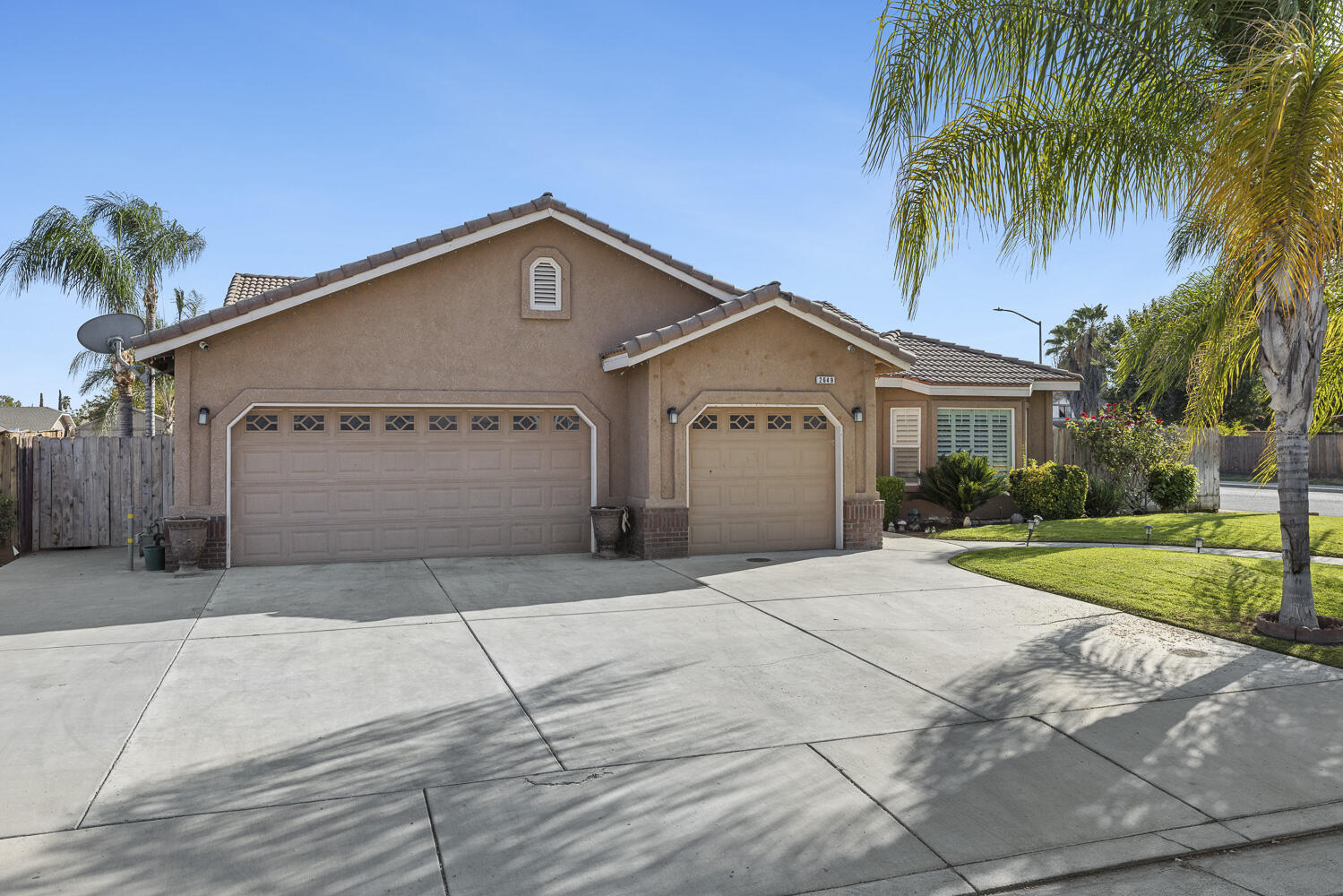 2649 Hillcrest St, Selma, CA 93662