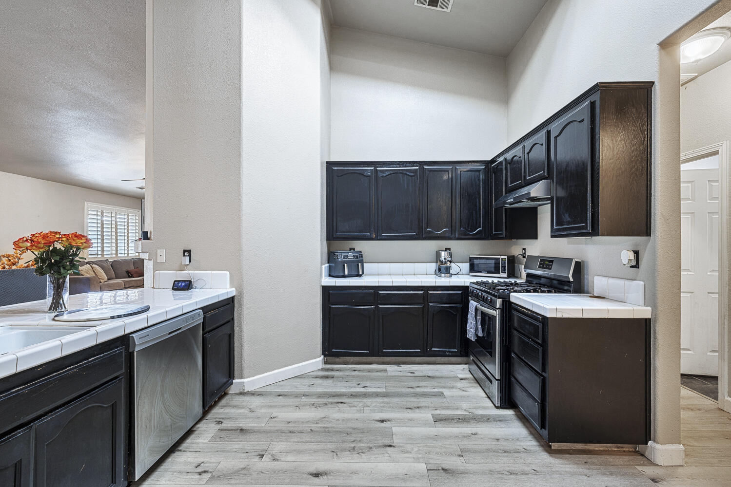 2649 Hillcrest St, Selma, CA 93662