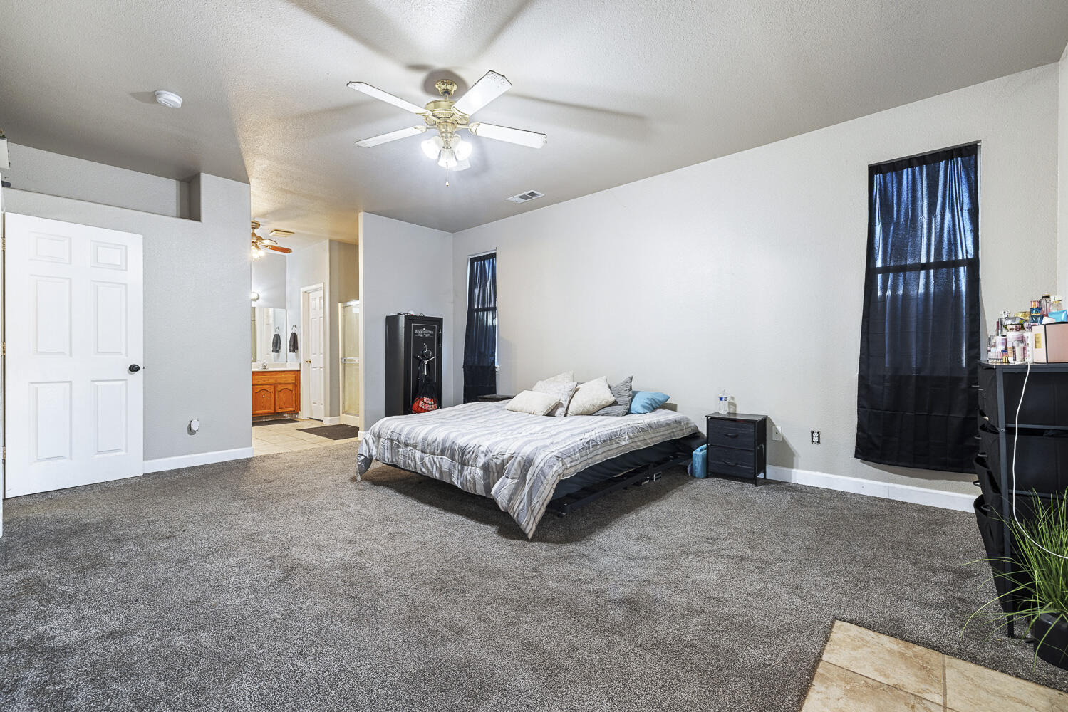 2649 Hillcrest St, Selma, CA 93662