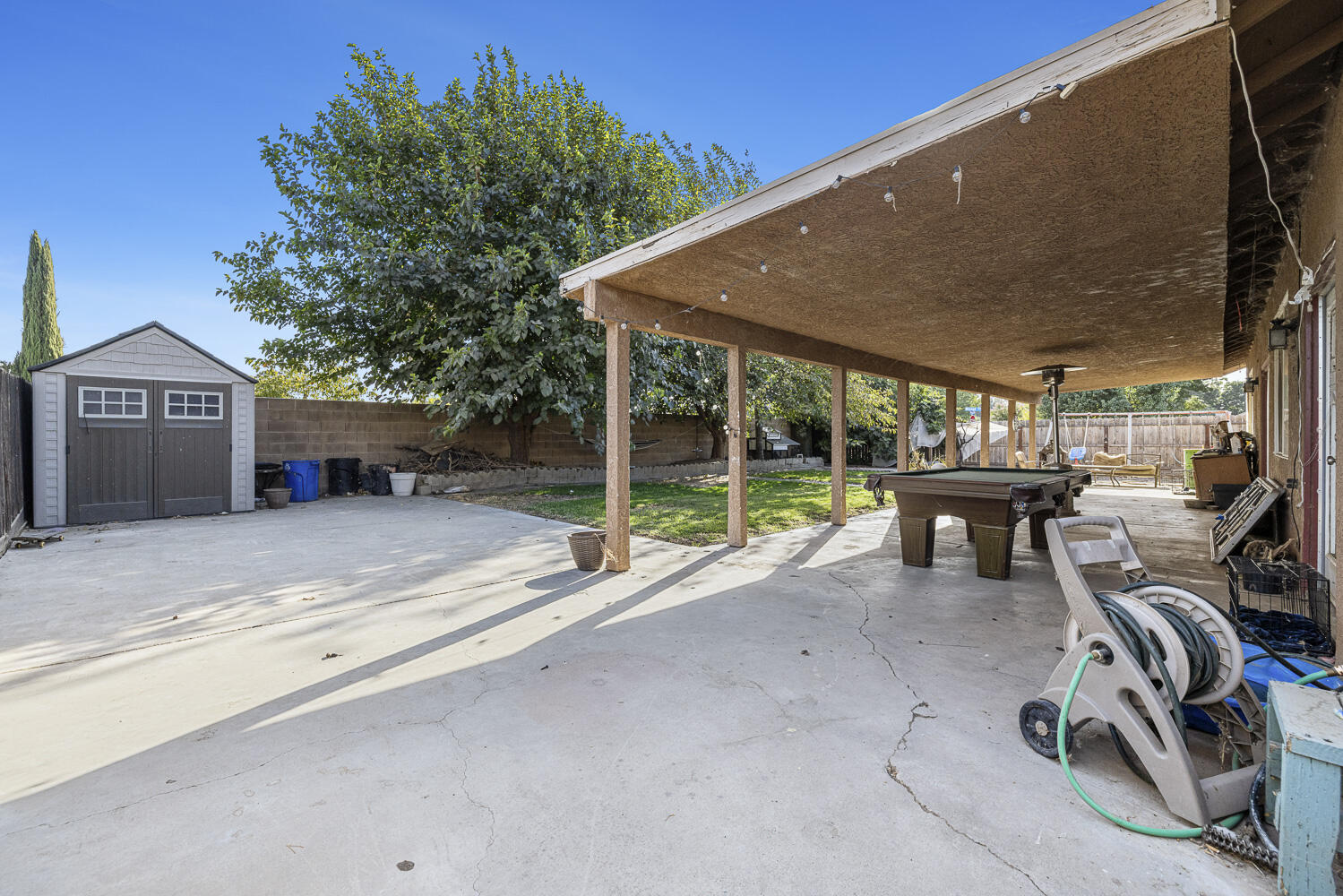 2649 Hillcrest St, Selma, CA 93662
