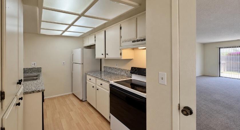4619 W School Ave, Visalia, CA 93291