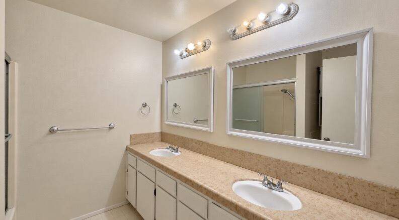 4619 W School Ave, Visalia, CA 93291