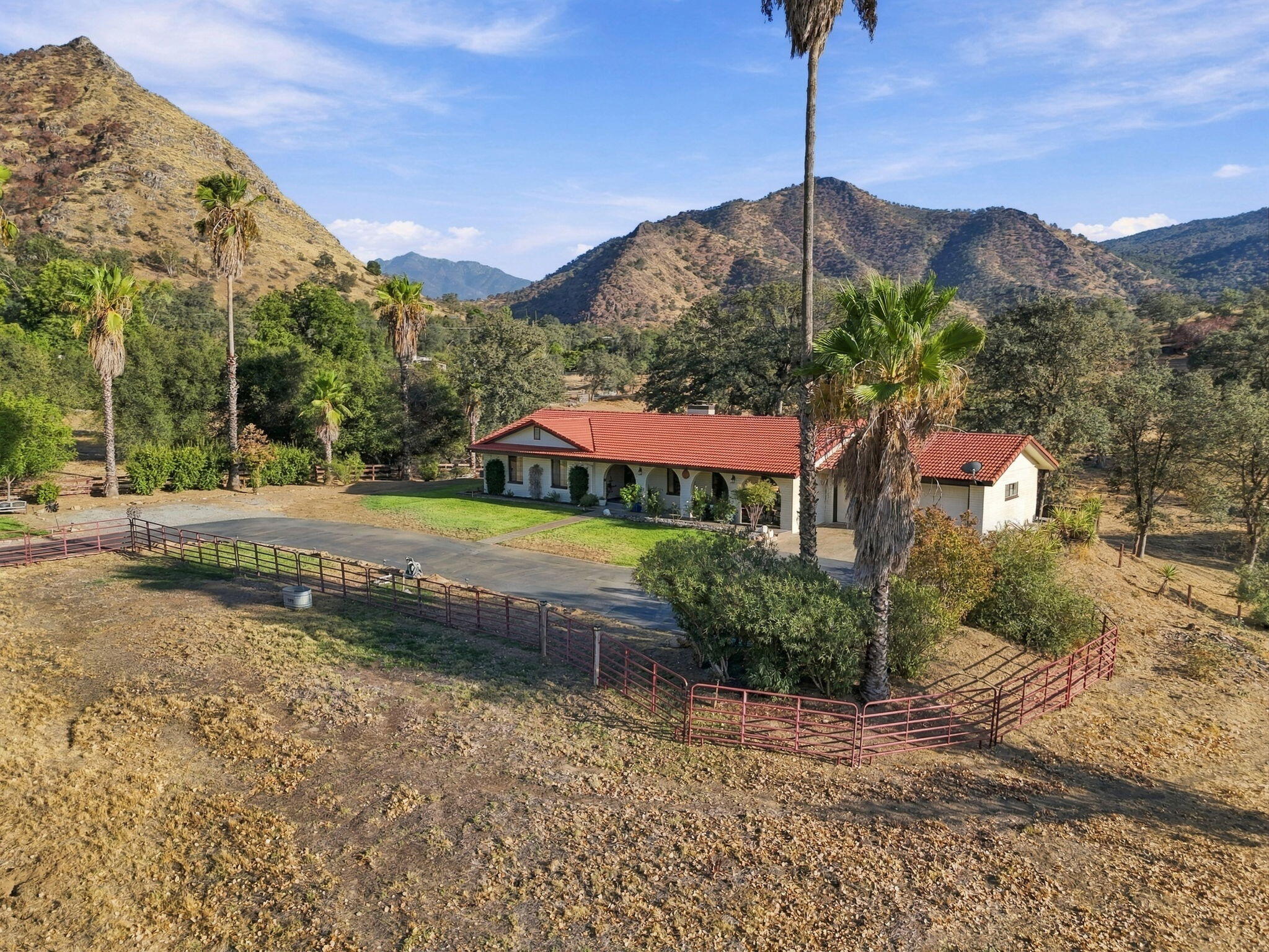 40718 Old Three Rivers Rd, Three Rivers, CA 93271