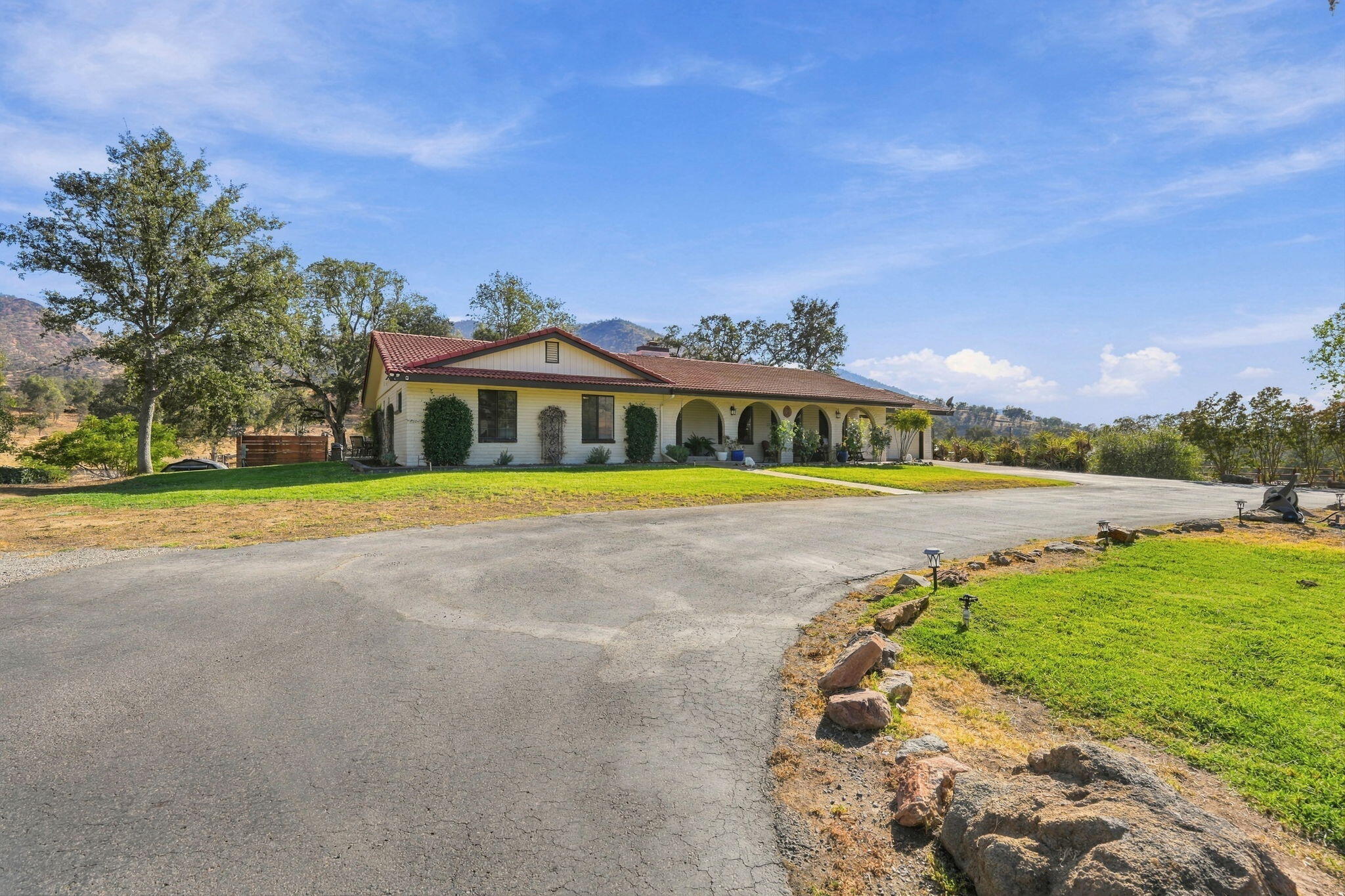 40718 Old Three Rivers Rd, Three Rivers, CA 93271