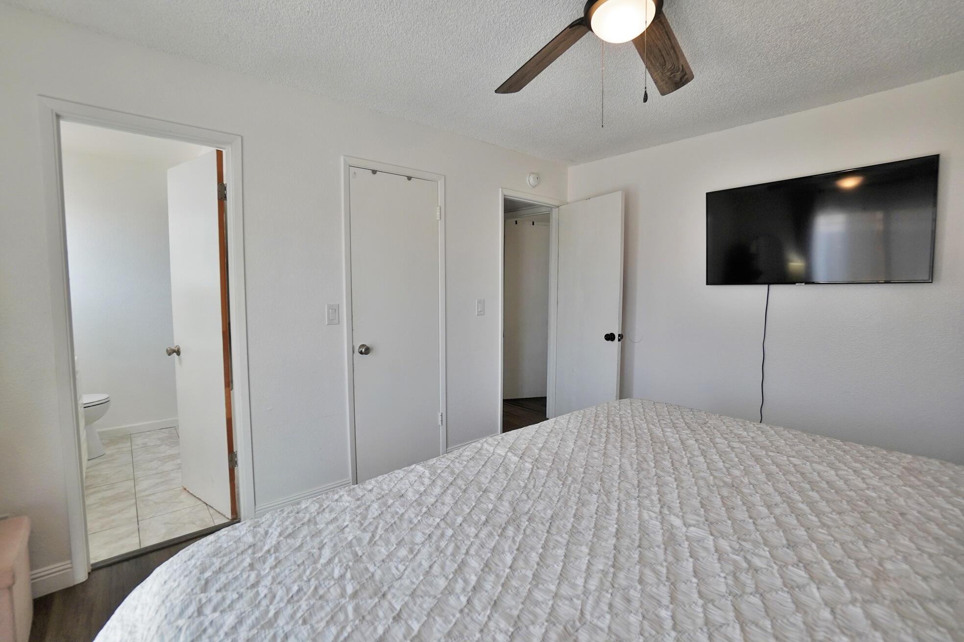 641 Meadow Ln, Lemoore, CA 93245