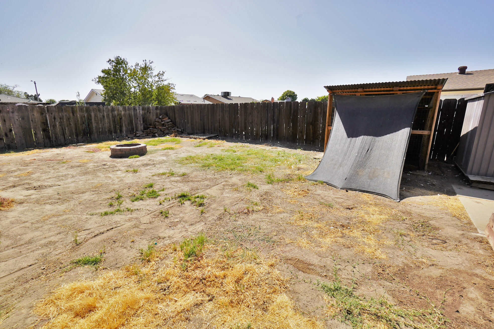 641 Meadow Ln, Lemoore, CA 93245