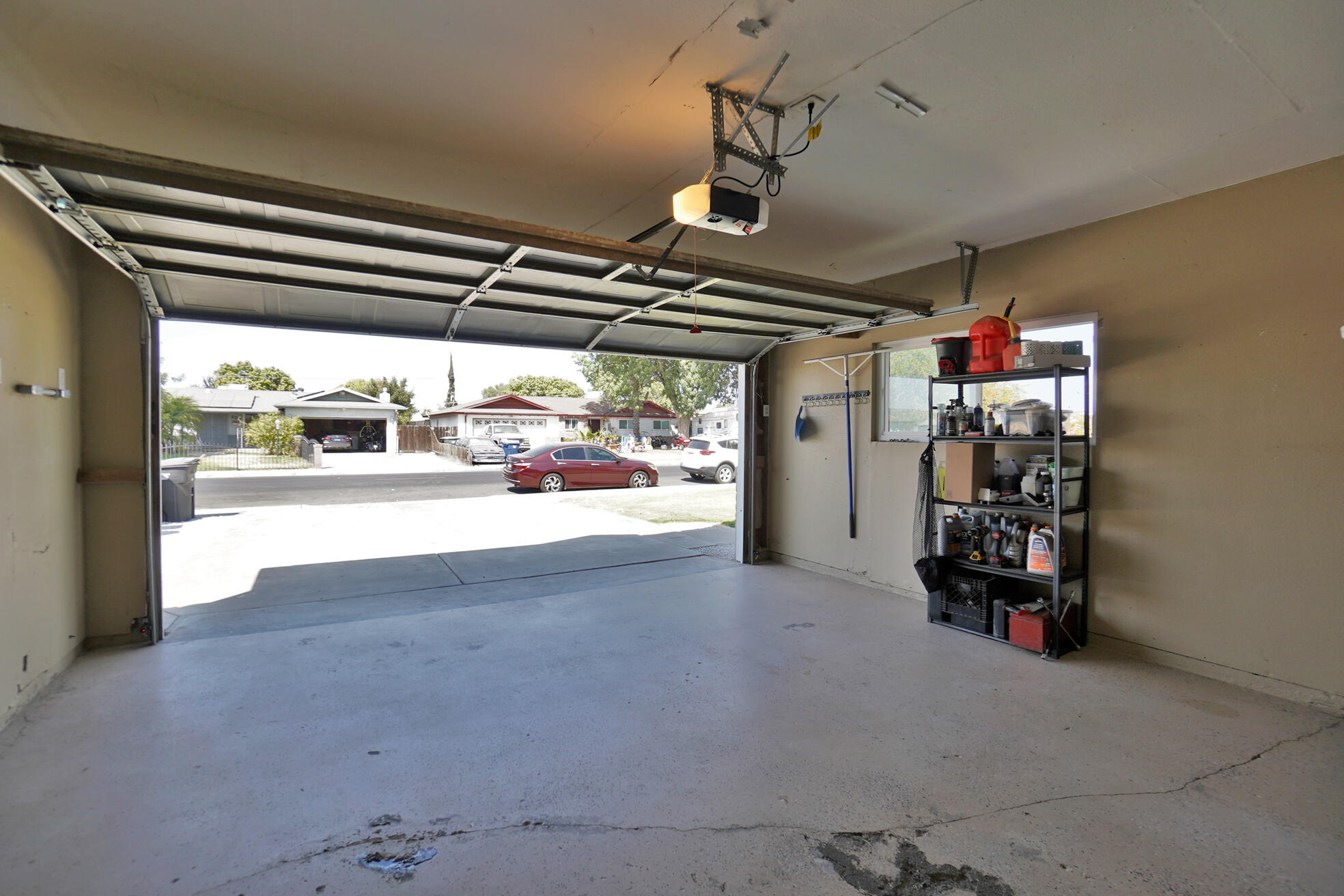 641 Meadow Ln, Lemoore, CA 93245