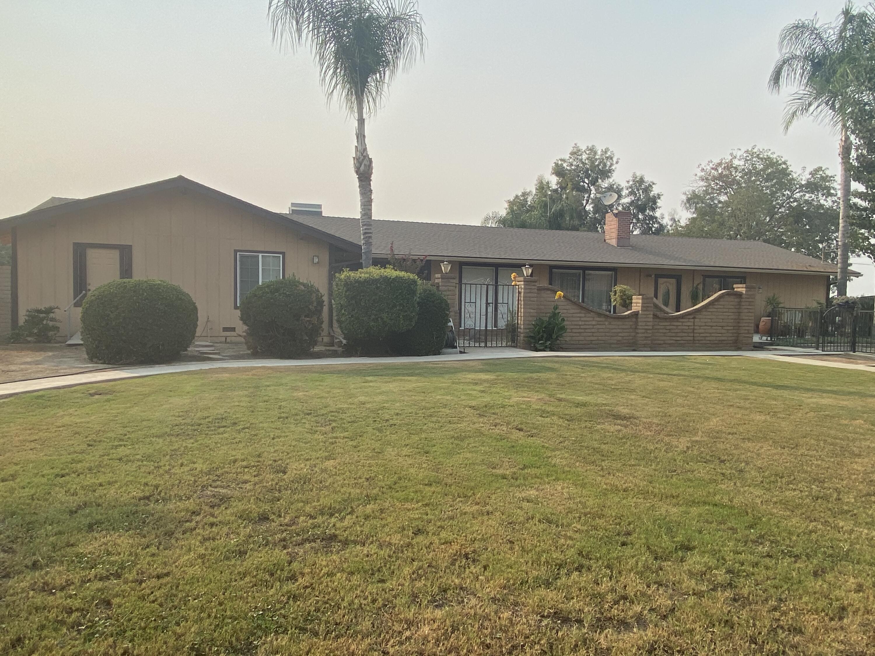 10853 Porter Ave, Dinuba, CA 93618