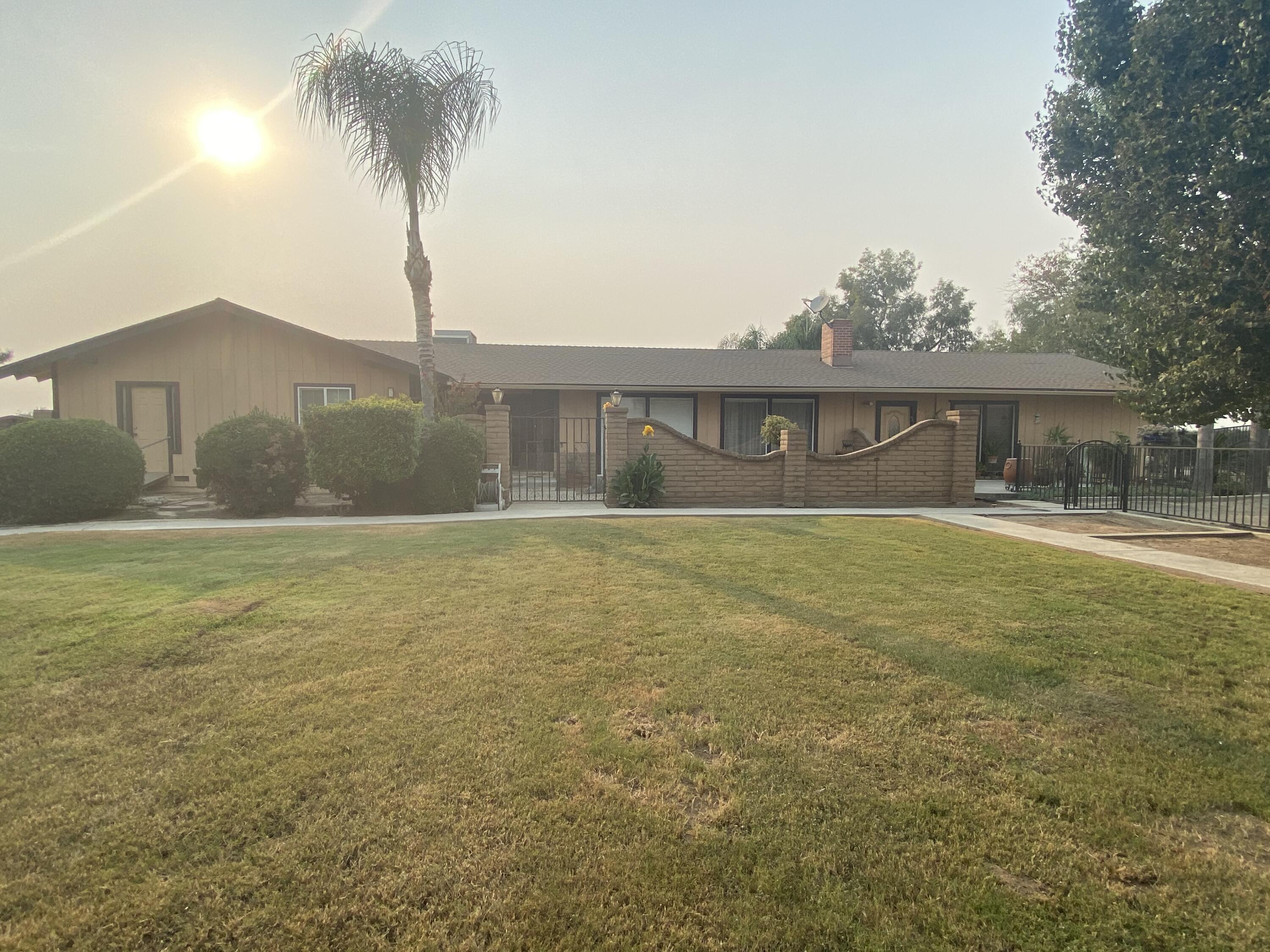 10853 Porter Ave, Dinuba, CA 93618