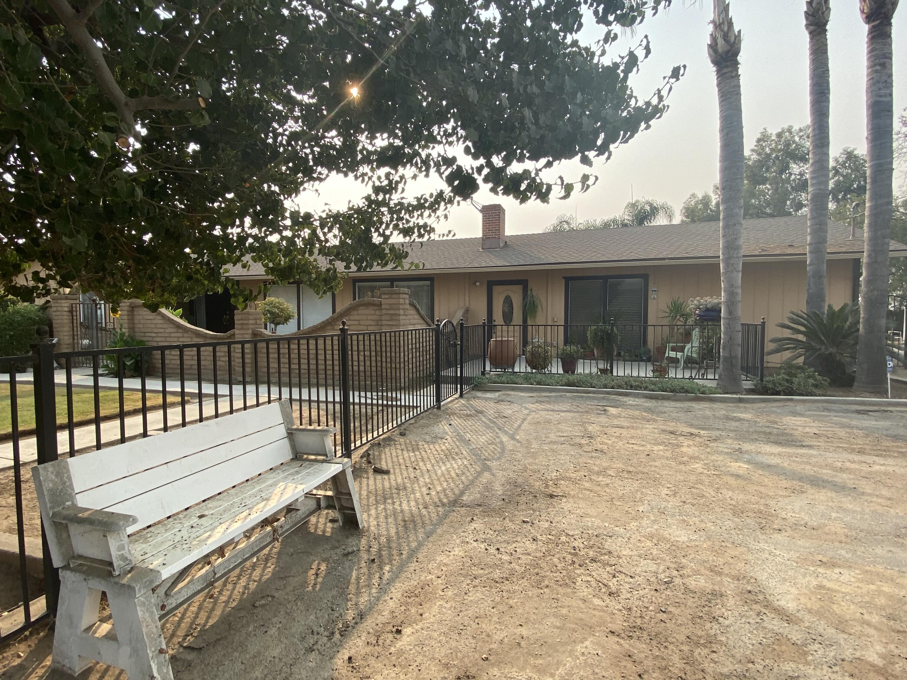 10853 Porter Ave, Dinuba, CA 93618