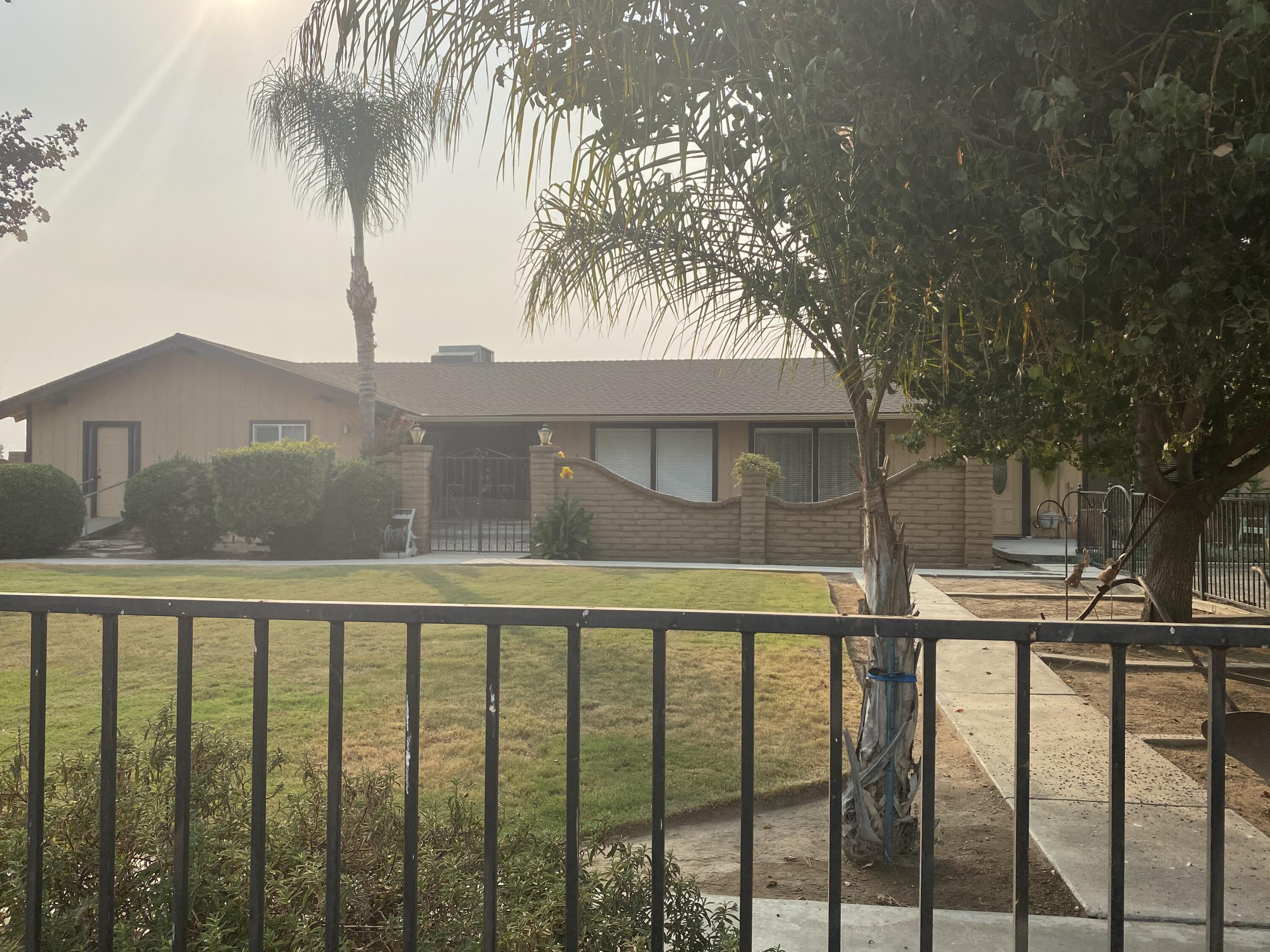 10853 Porter Ave, Dinuba, CA 93618
