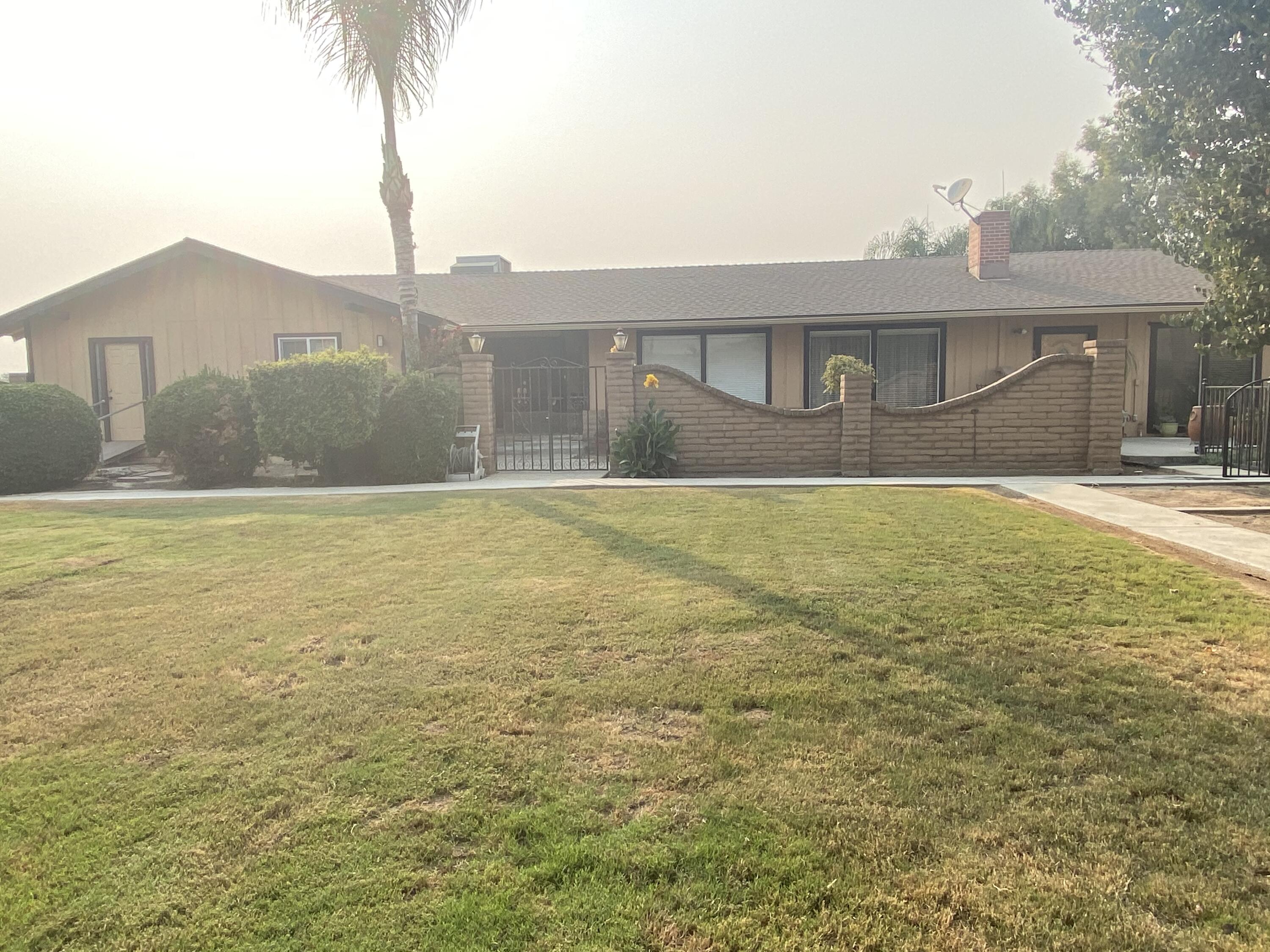 10853 Porter Ave, Dinuba, CA 93618