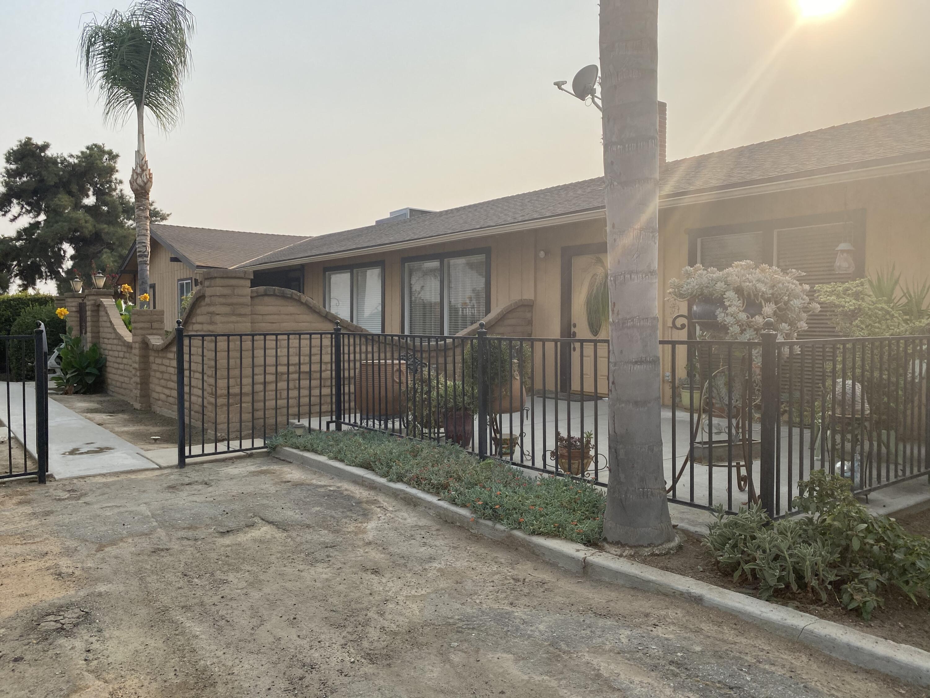 10853 Porter Ave, Dinuba, CA 93618