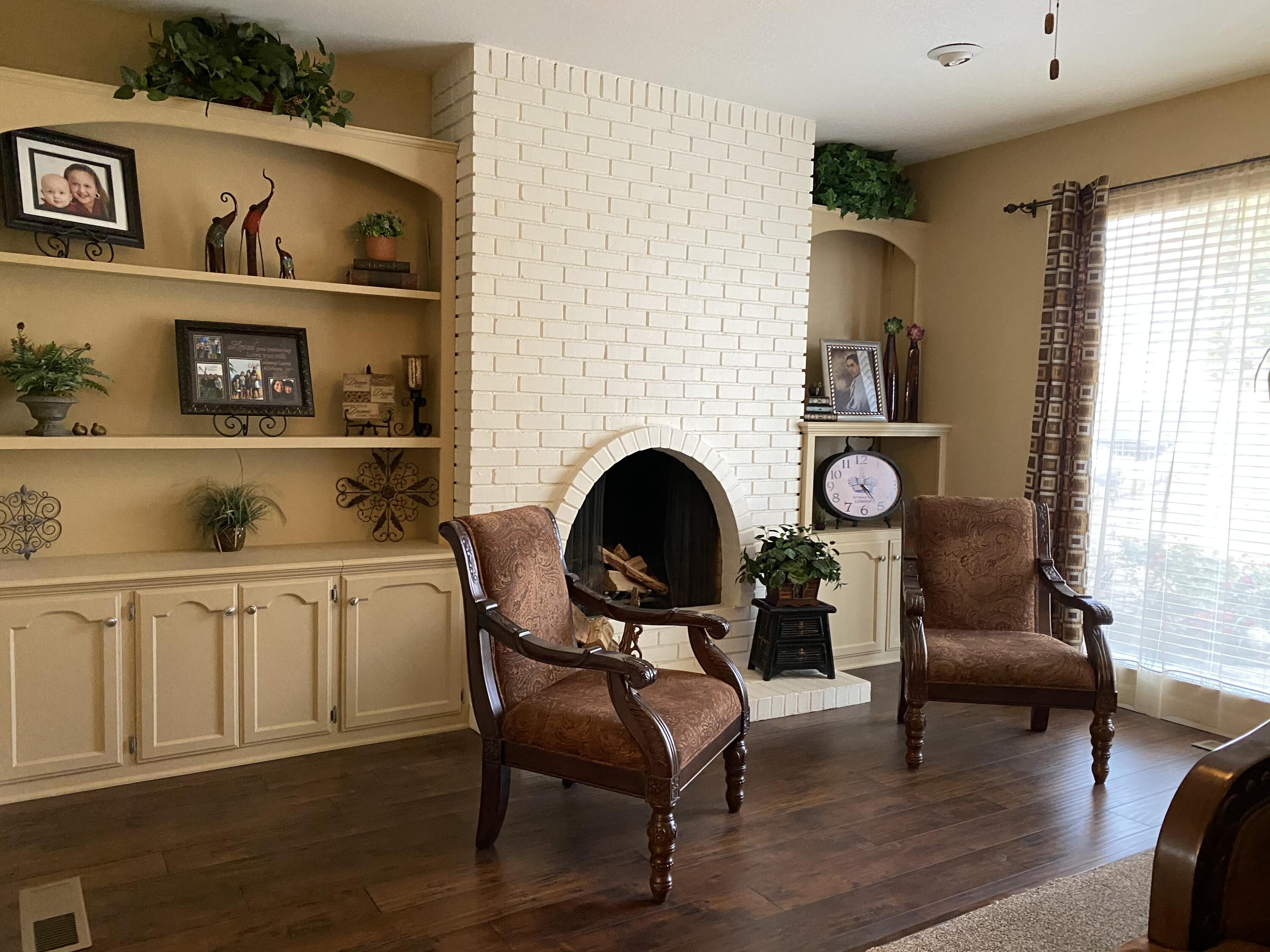 10853 Porter Ave, Dinuba, CA 93618
