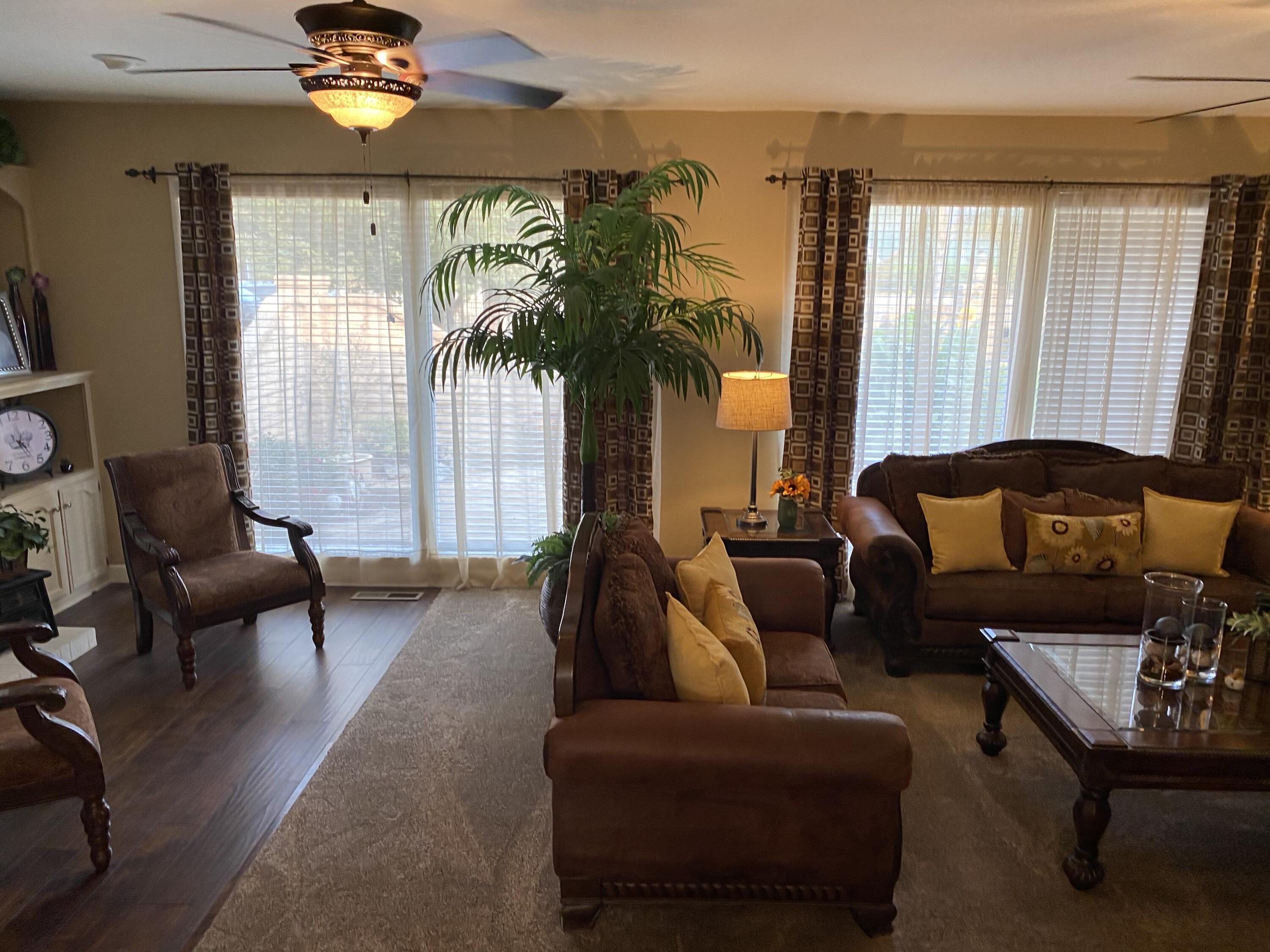 10853 Porter Ave, Dinuba, CA 93618
