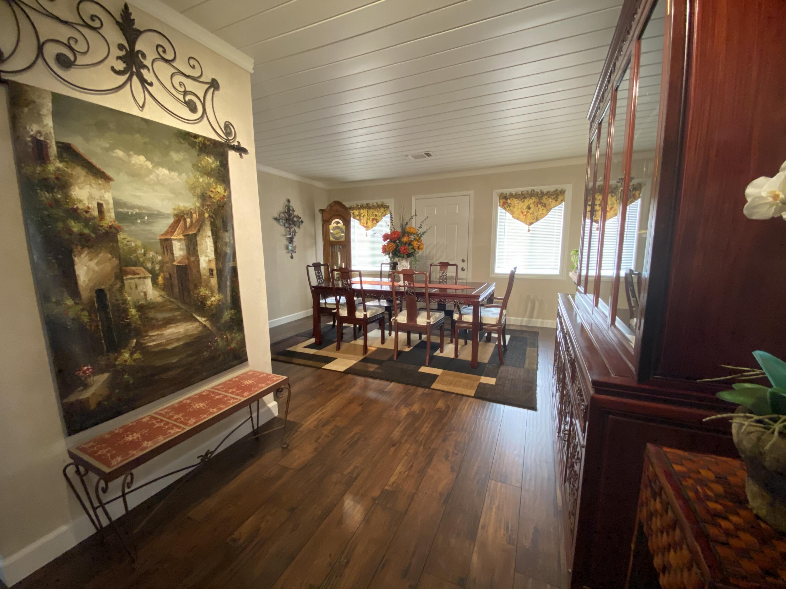 10853 Porter Ave, Dinuba, CA 93618