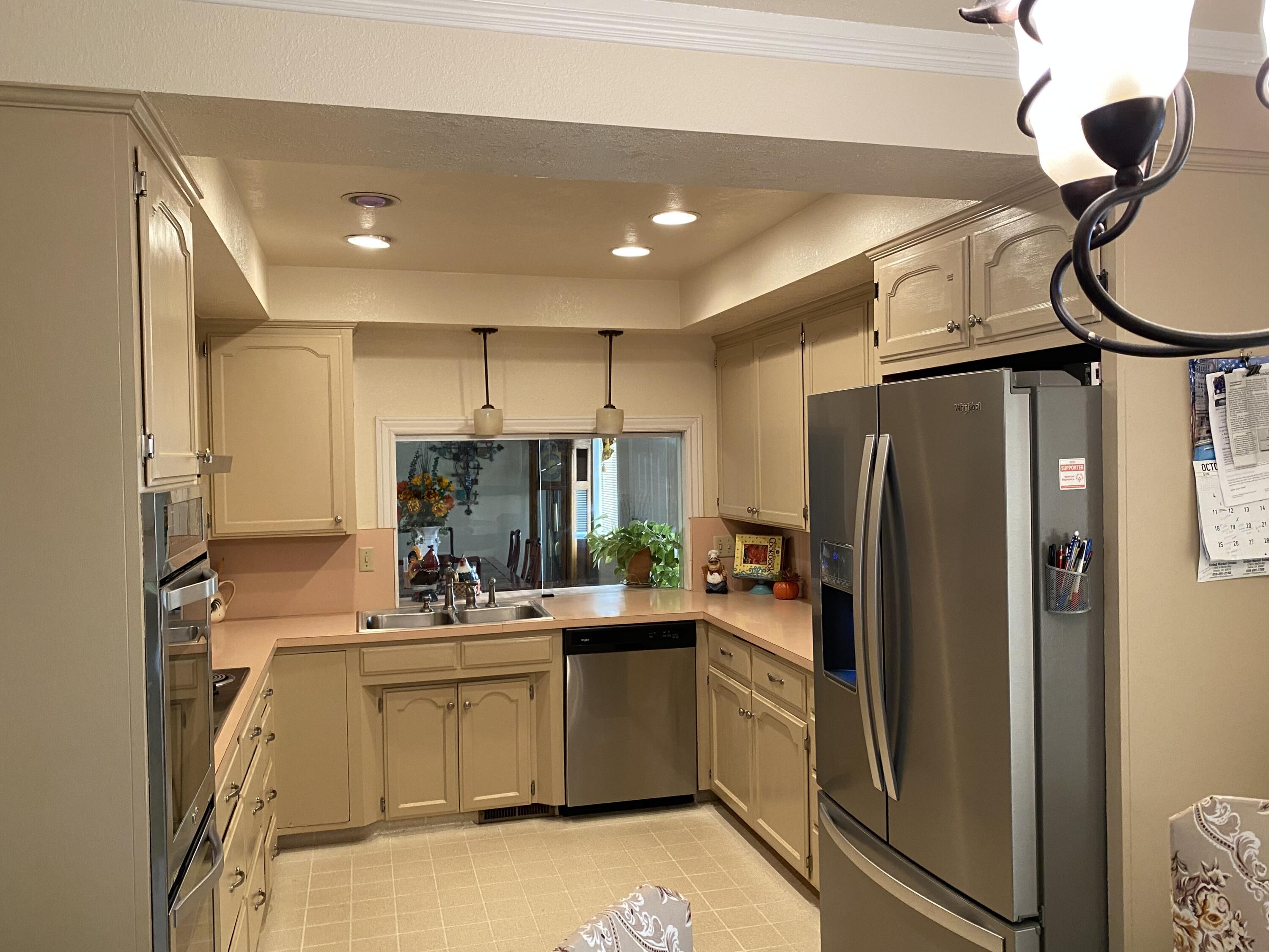 10853 Porter Ave, Dinuba, CA 93618