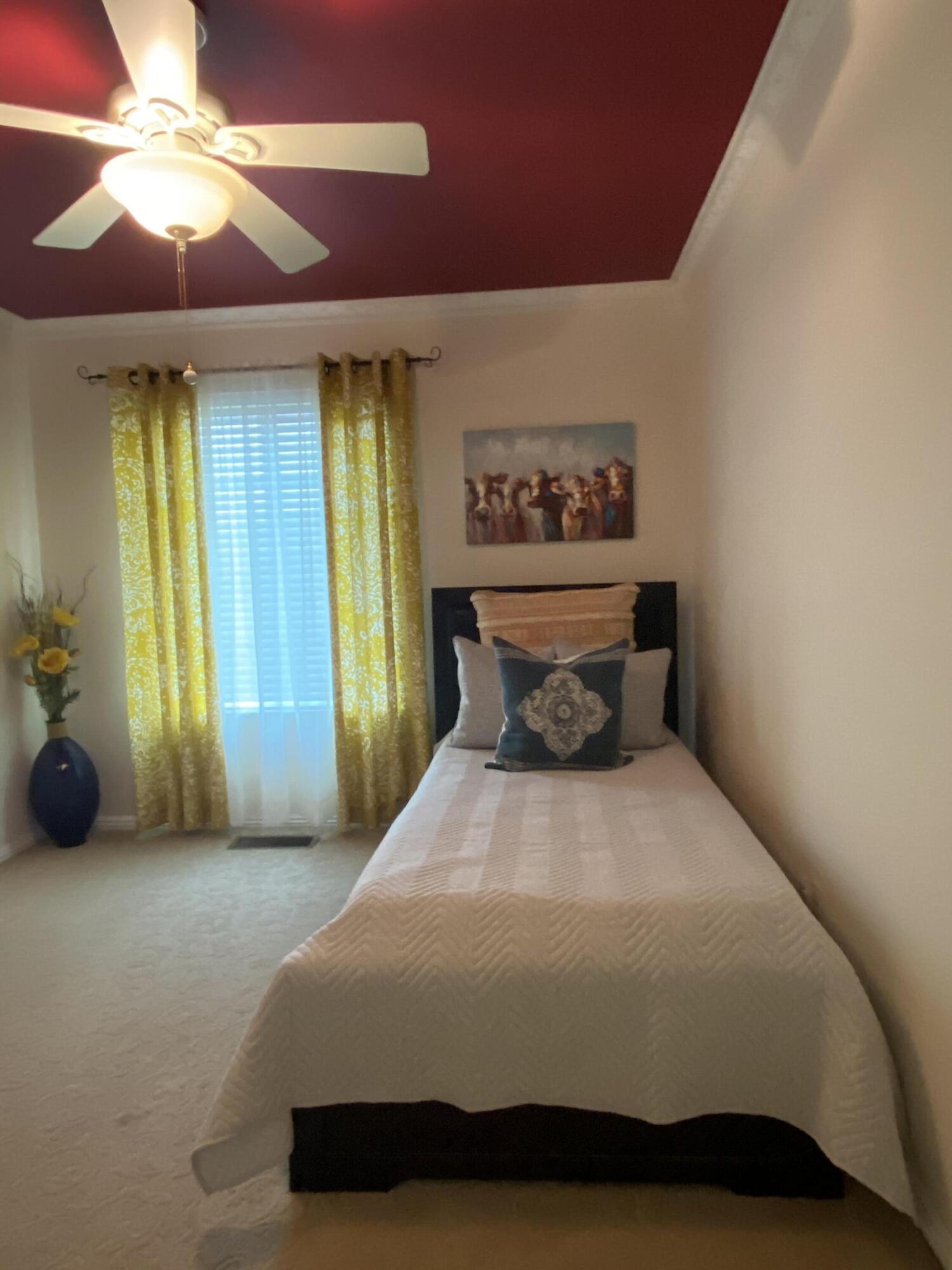 10853 Porter Ave, Dinuba, CA 93618
