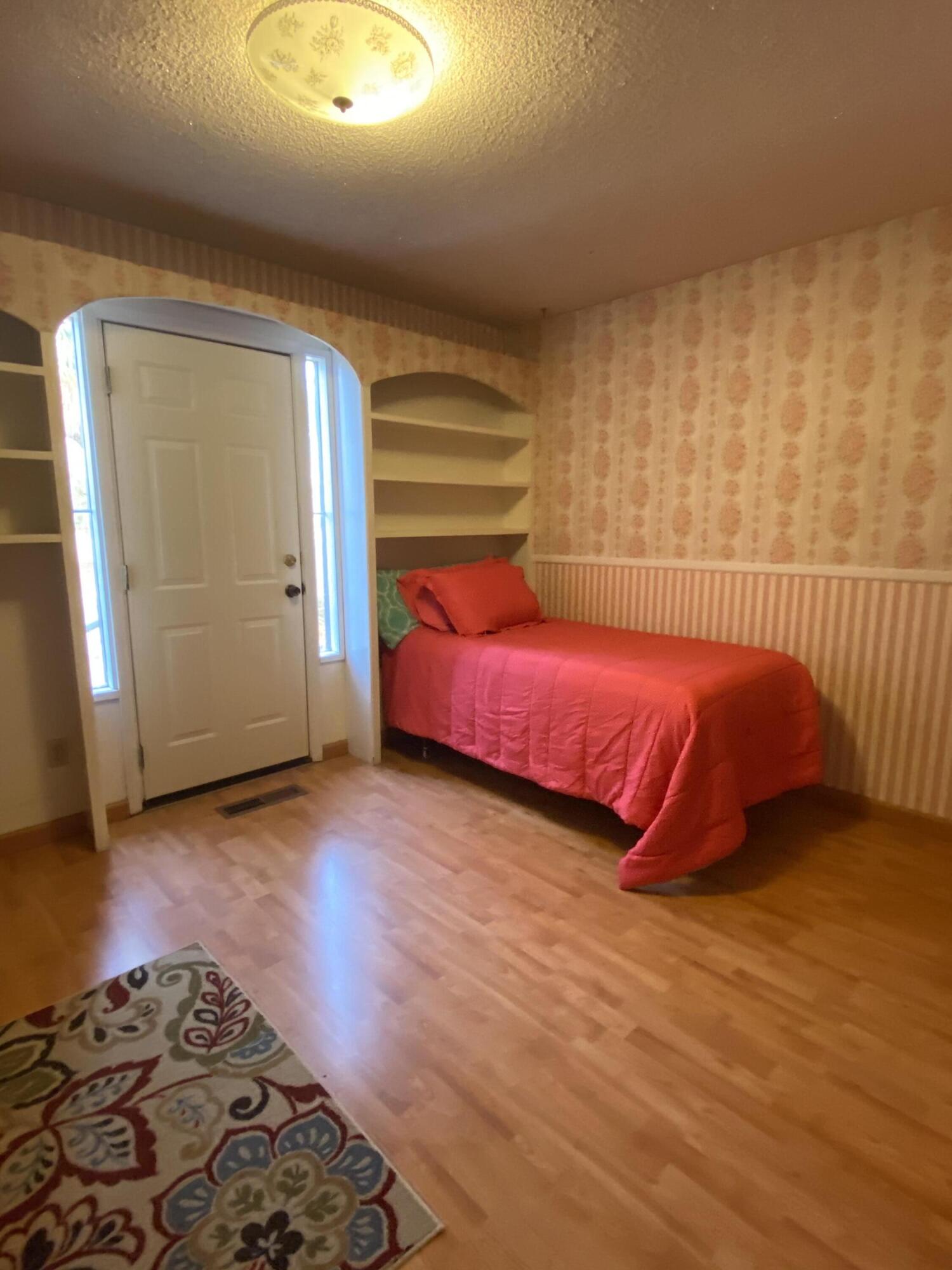 10853 Porter Ave, Dinuba, CA 93618