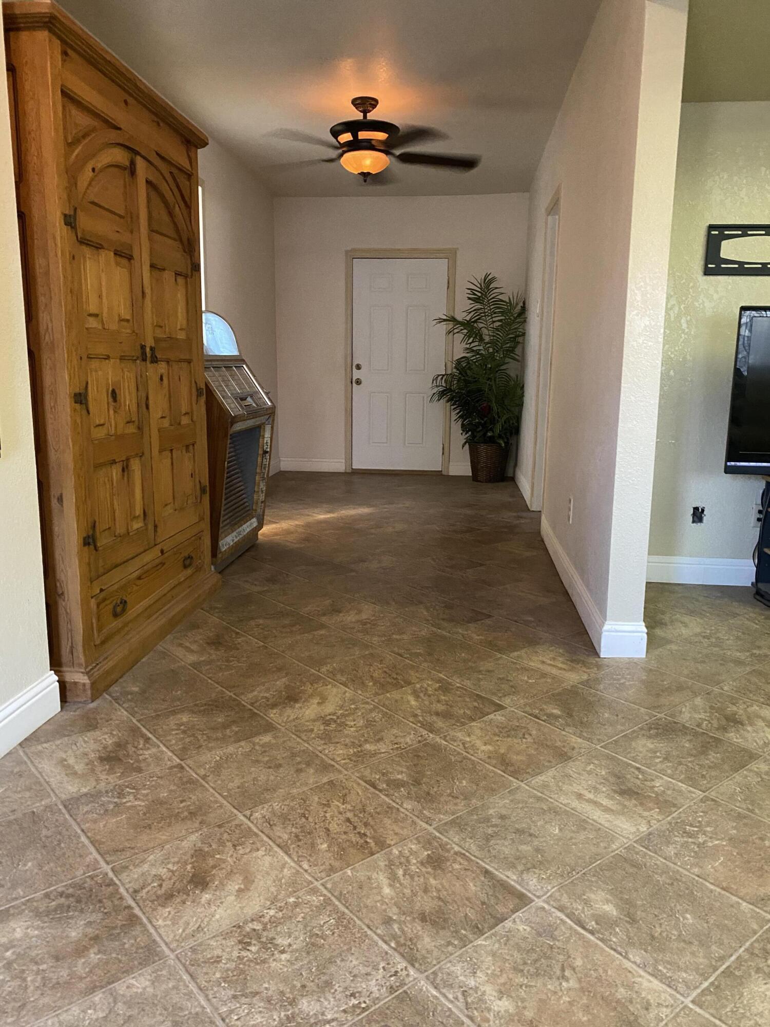 10853 Porter Ave, Dinuba, CA 93618