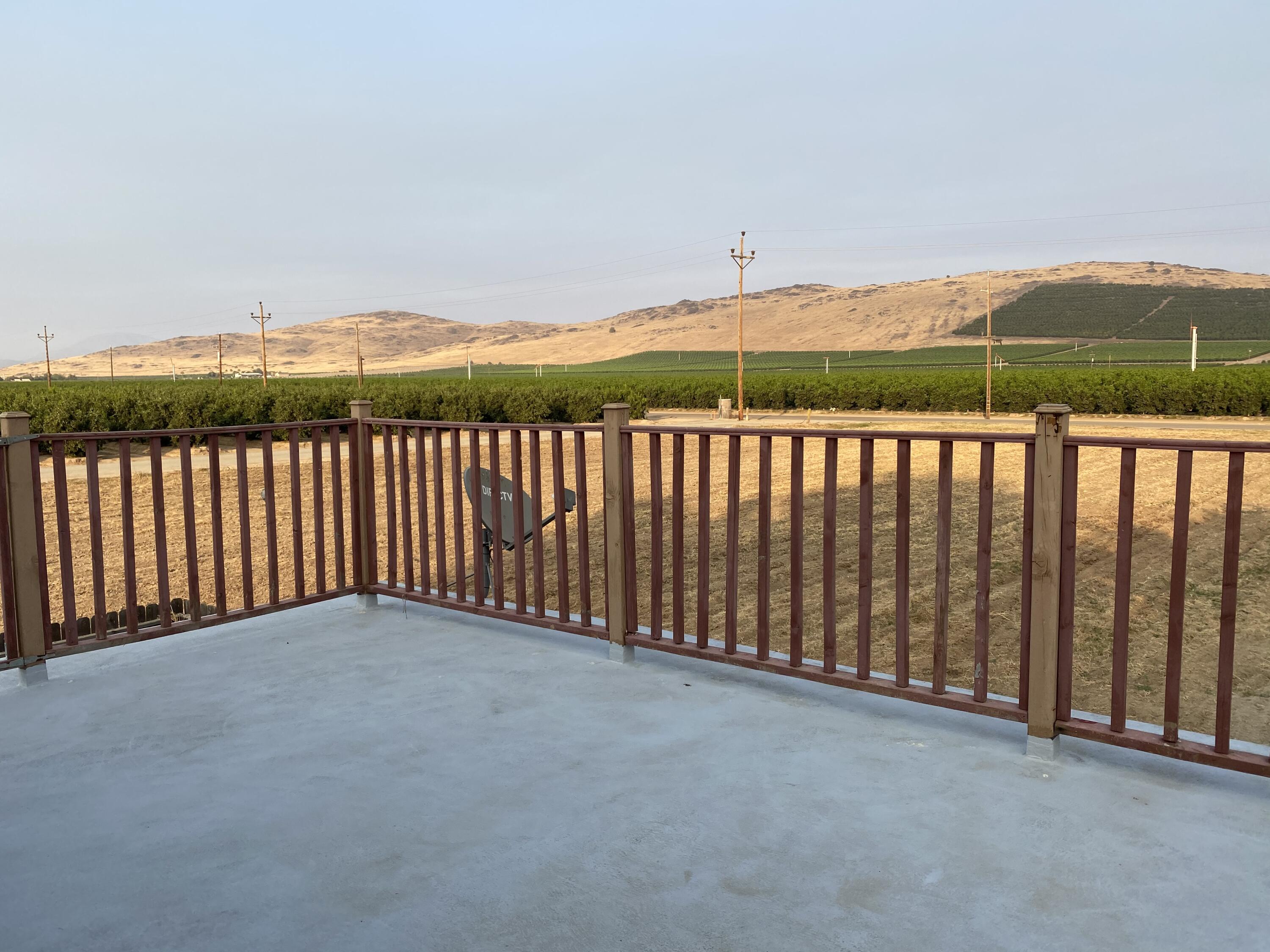 10853 Porter Ave, Dinuba, CA 93618