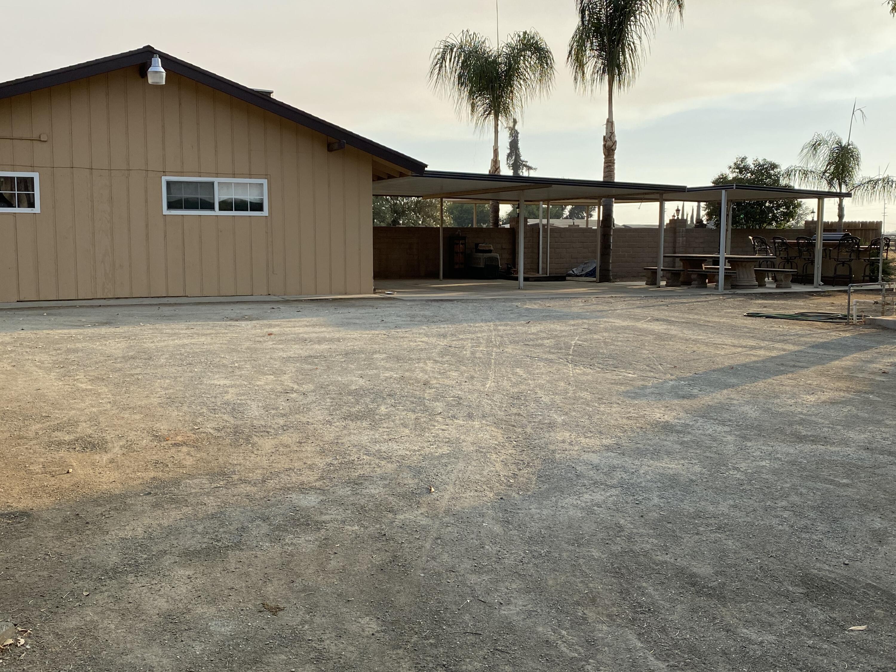 10853 Porter Ave, Dinuba, CA 93618