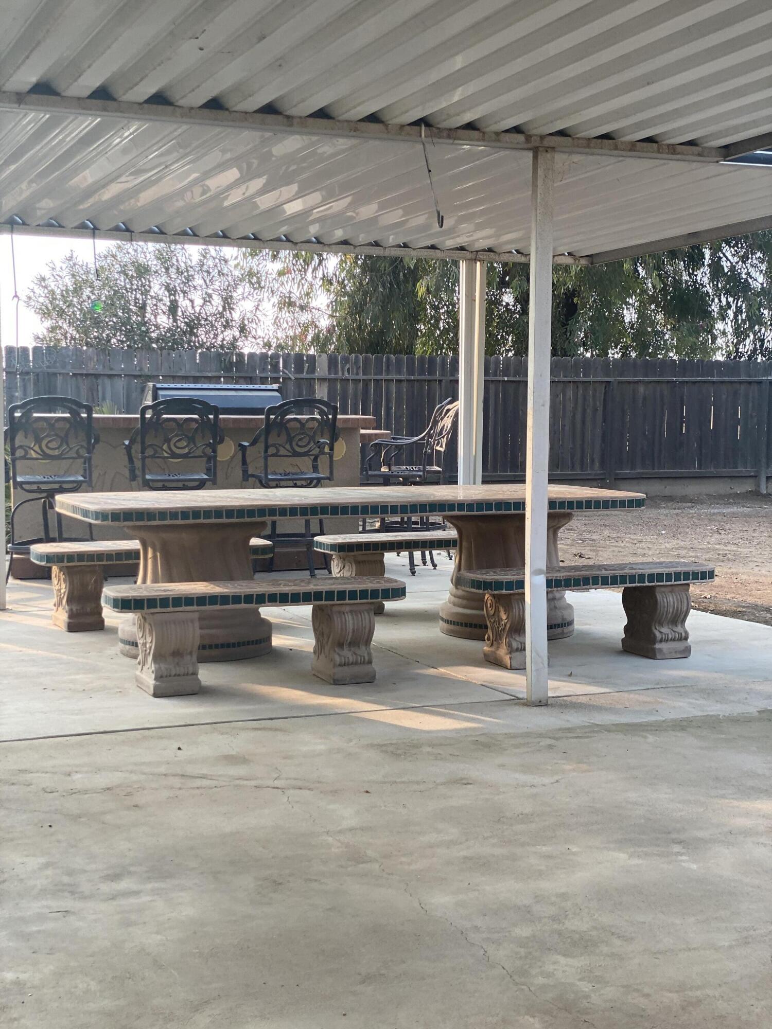 10853 Porter Ave, Dinuba, CA 93618
