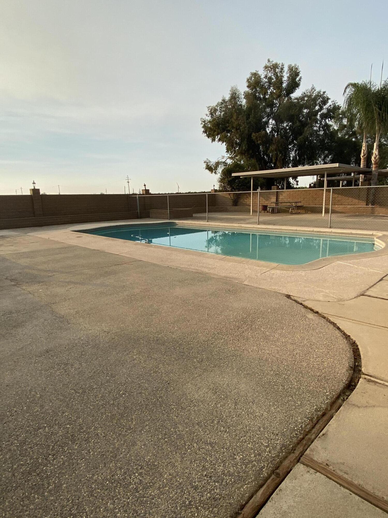 10853 Porter Ave, Dinuba, CA 93618