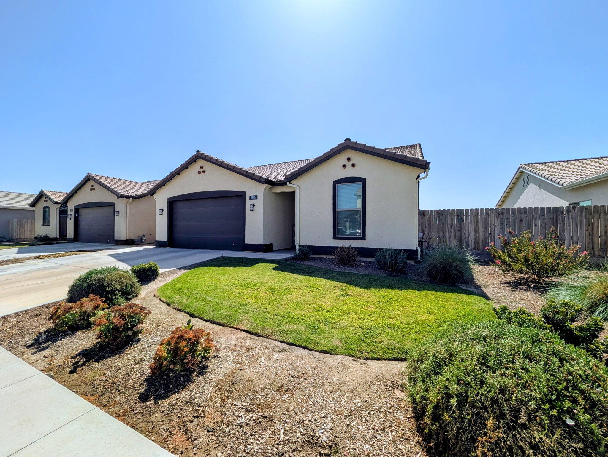 1135 E Seeger Ave, Visalia, CA 93292