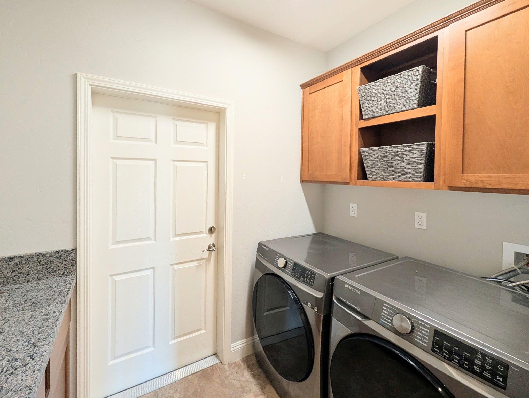 1135 E Seeger Ave, Visalia, CA 93292