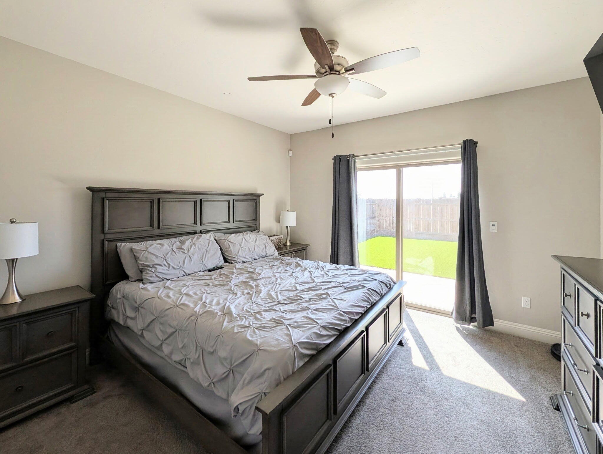 1135 E Seeger Ave, Visalia, CA 93292