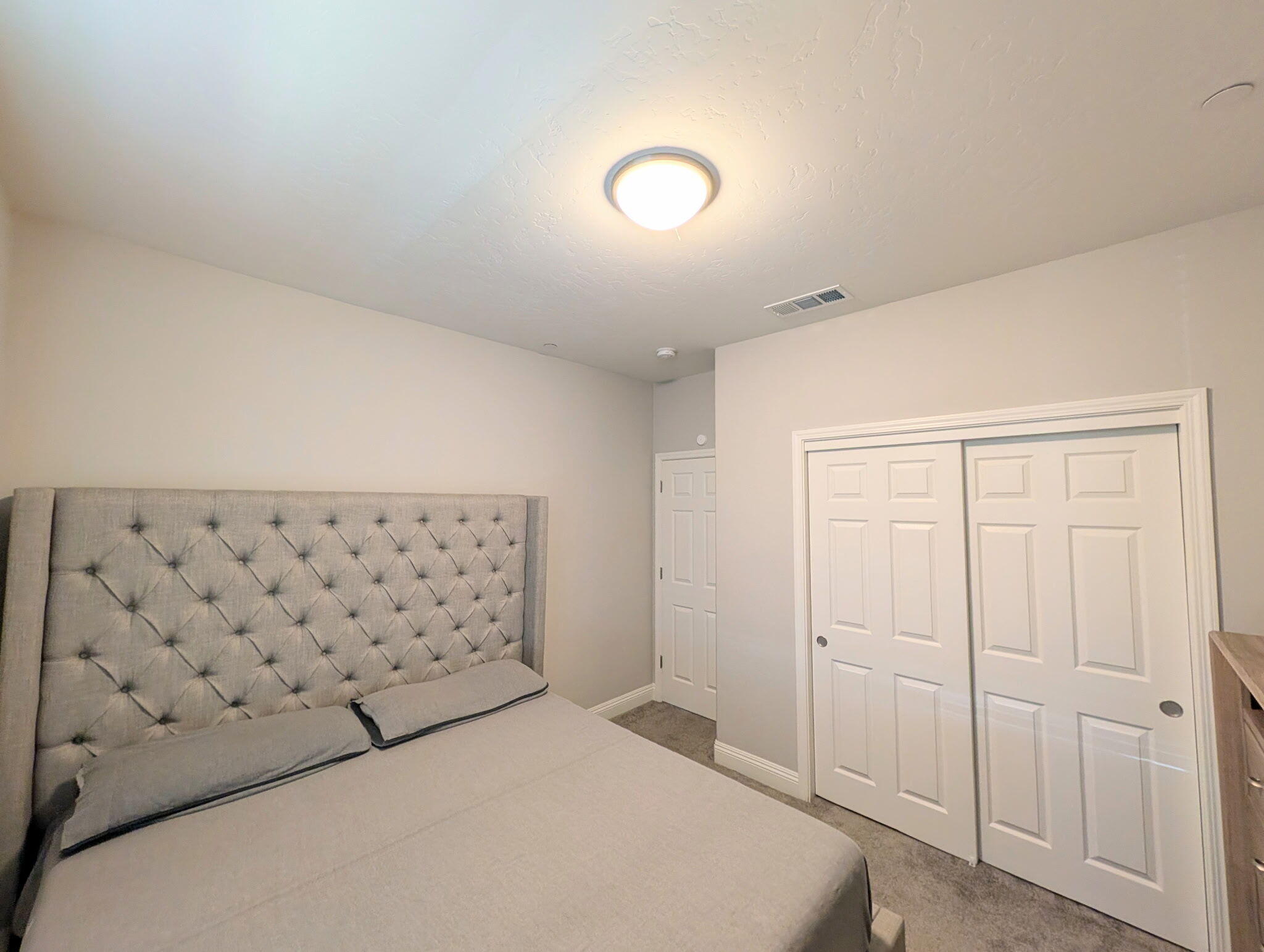 1135 E Seeger Ave, Visalia, CA 93292