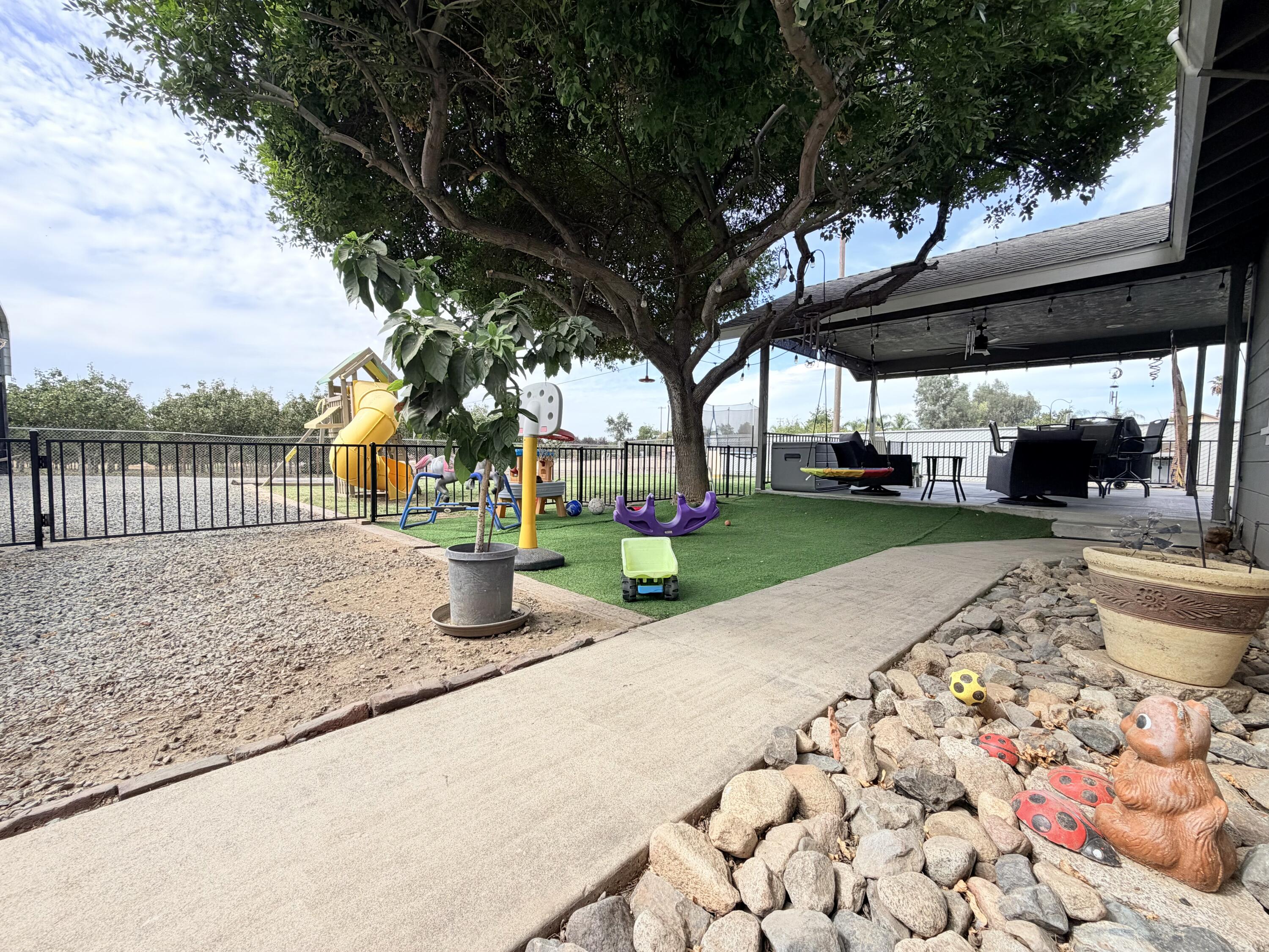 10787 Rd 256, Terra Bella, CA 93270