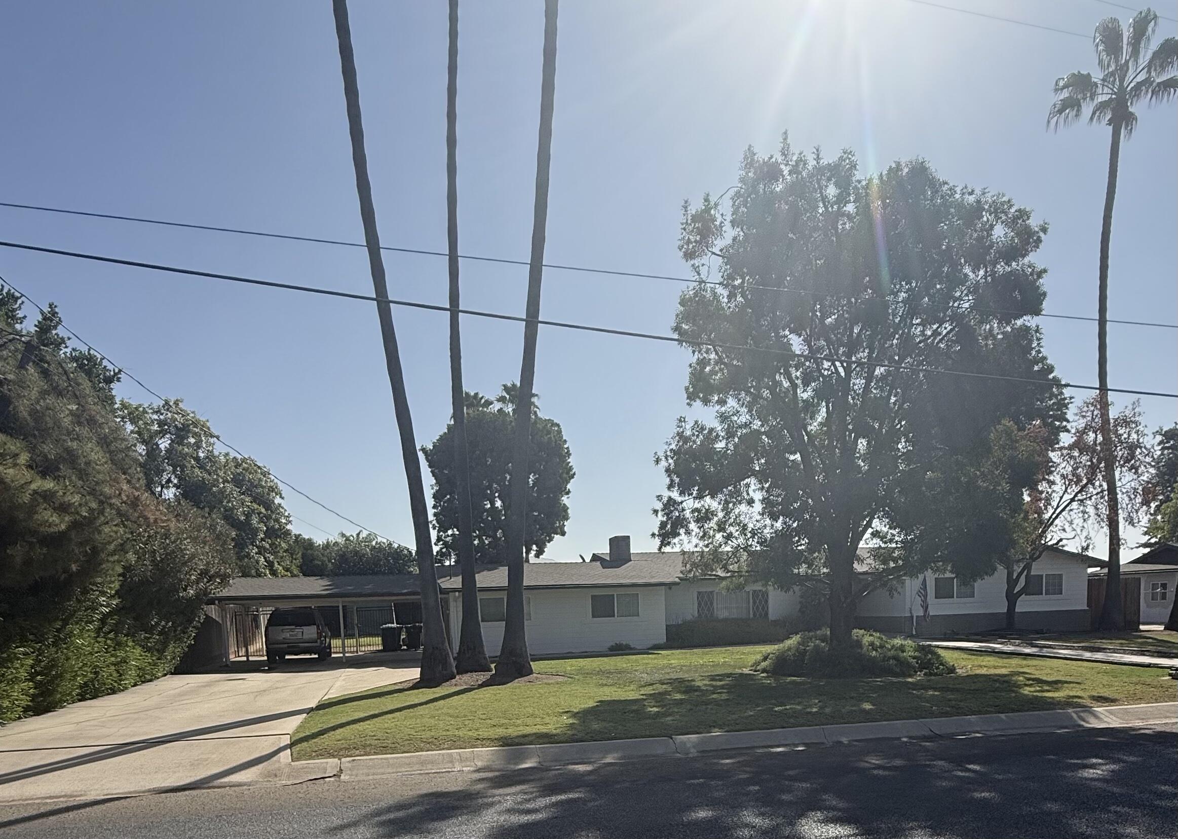 16 Holcomb St, Porterville, CA 93257