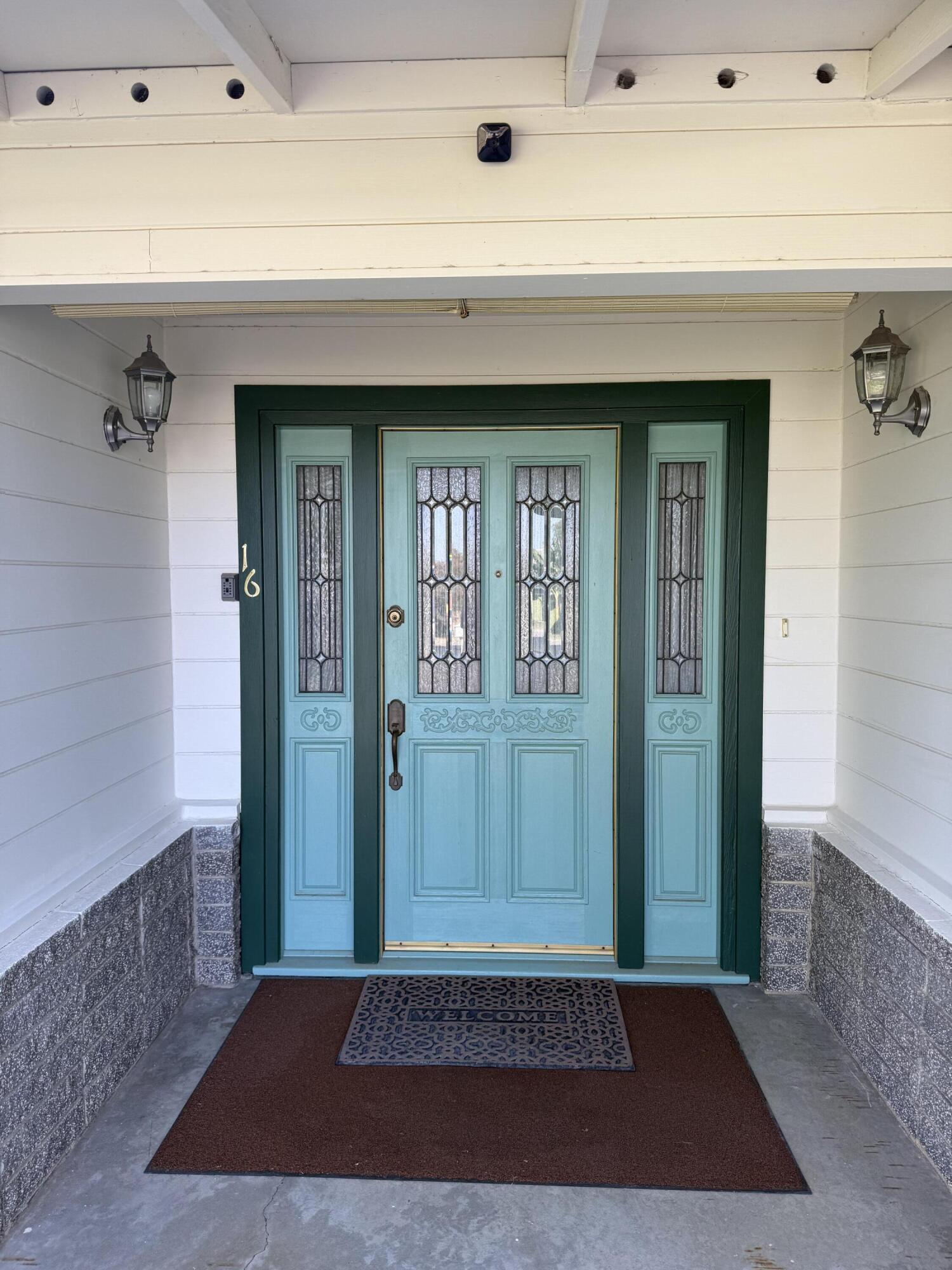 16 Holcomb St, Porterville, CA 93257