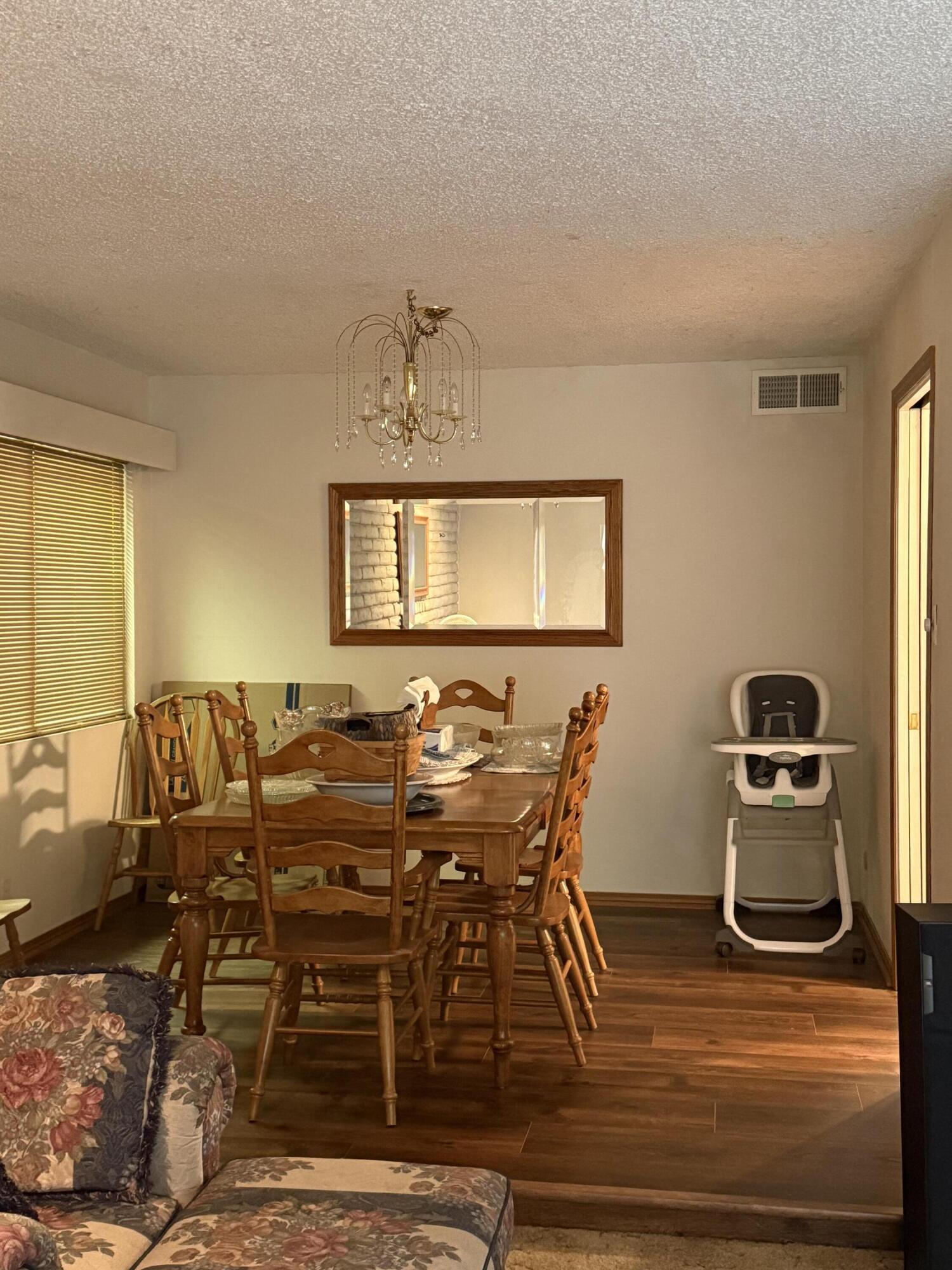 16 Holcomb St, Porterville, CA 93257