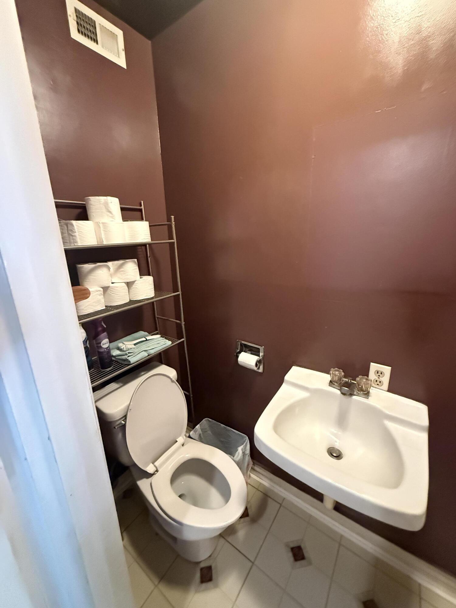 16 Holcomb St, Porterville, CA 93257