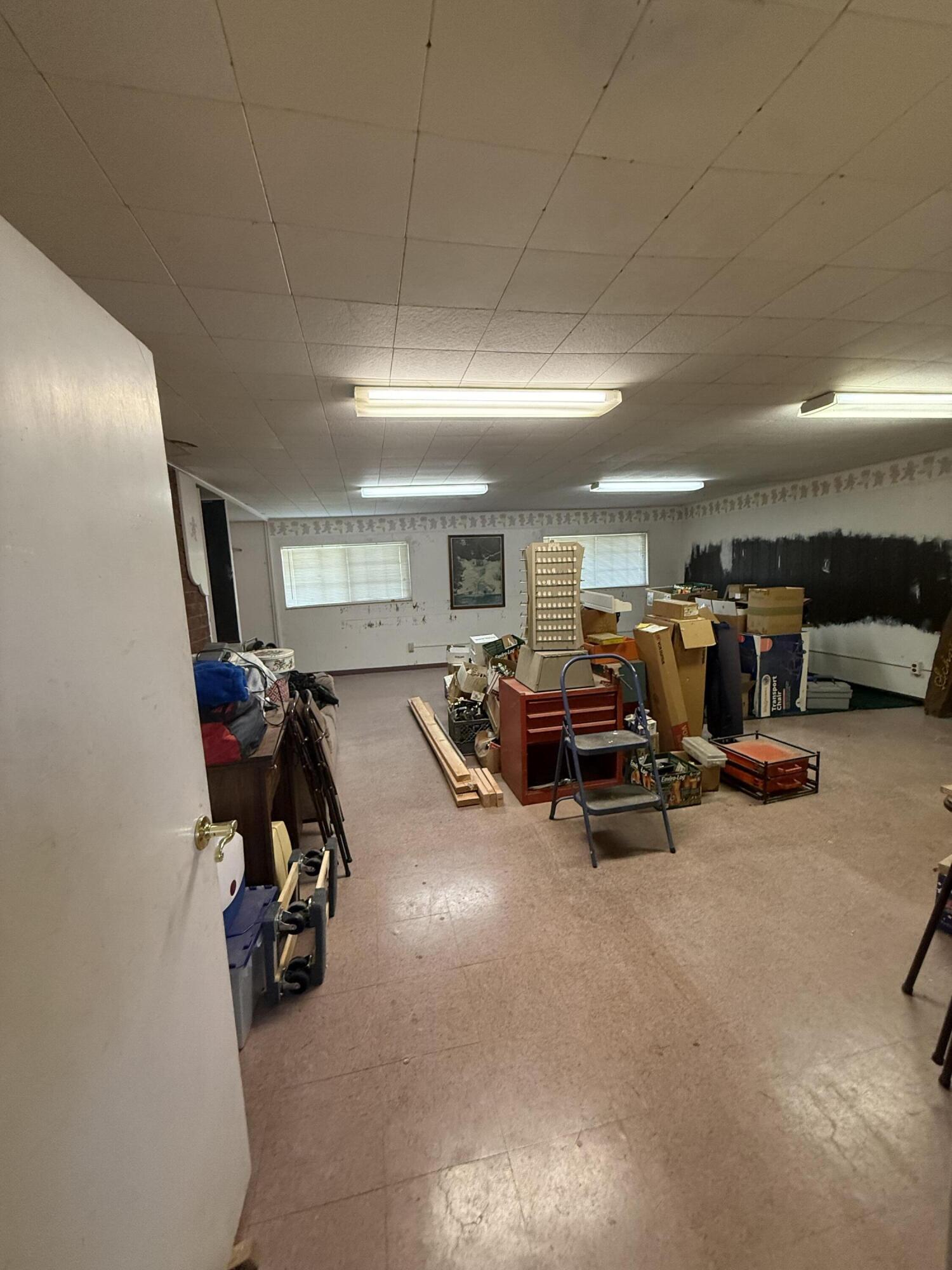 16 Holcomb St, Porterville, CA 93257