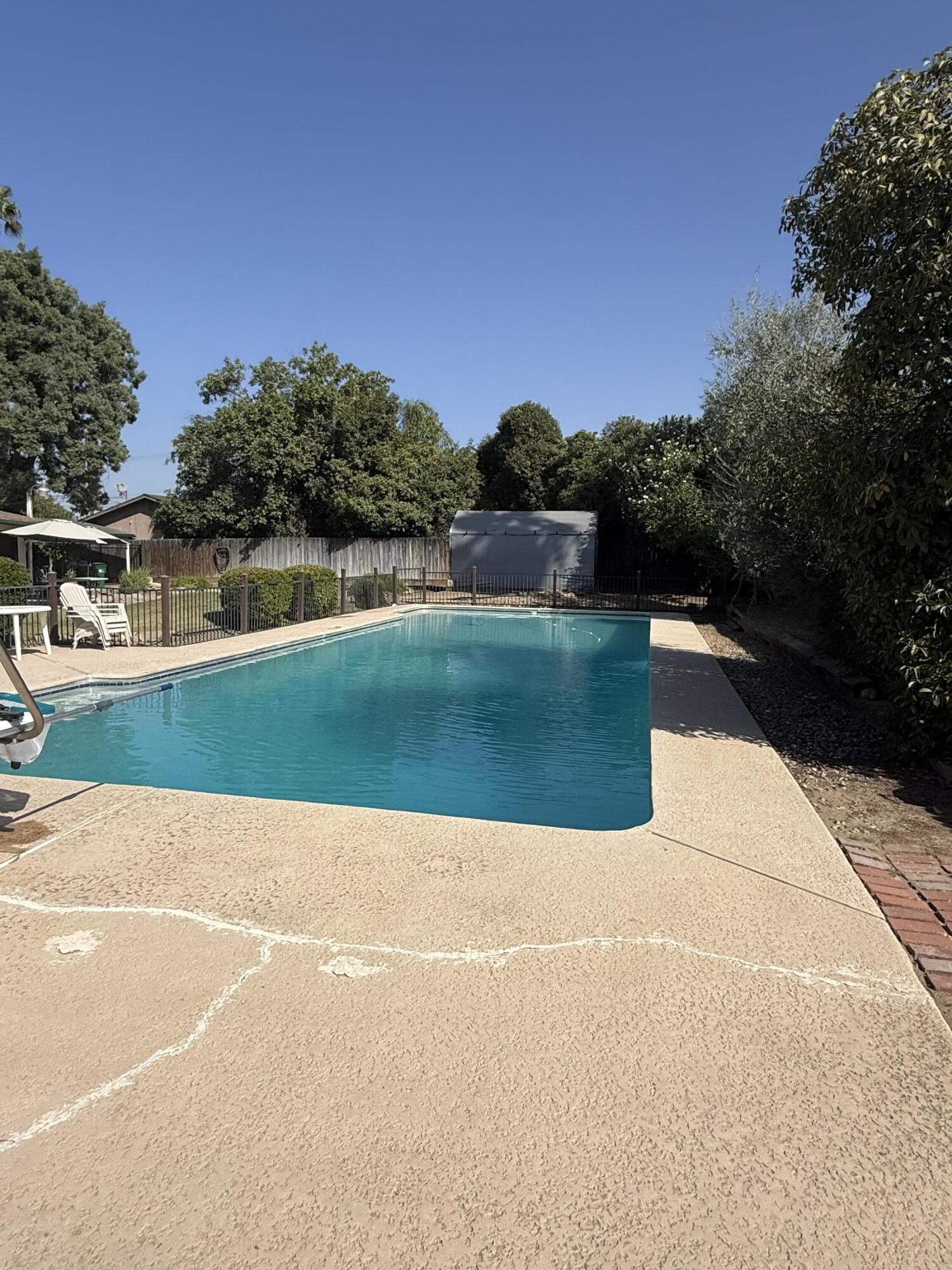 16 Holcomb St, Porterville, CA 93257