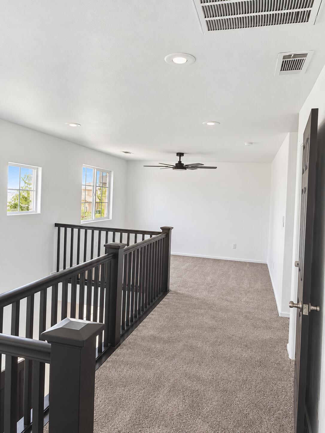 2724 Lakeridge Ave, Tulare, CA 93274