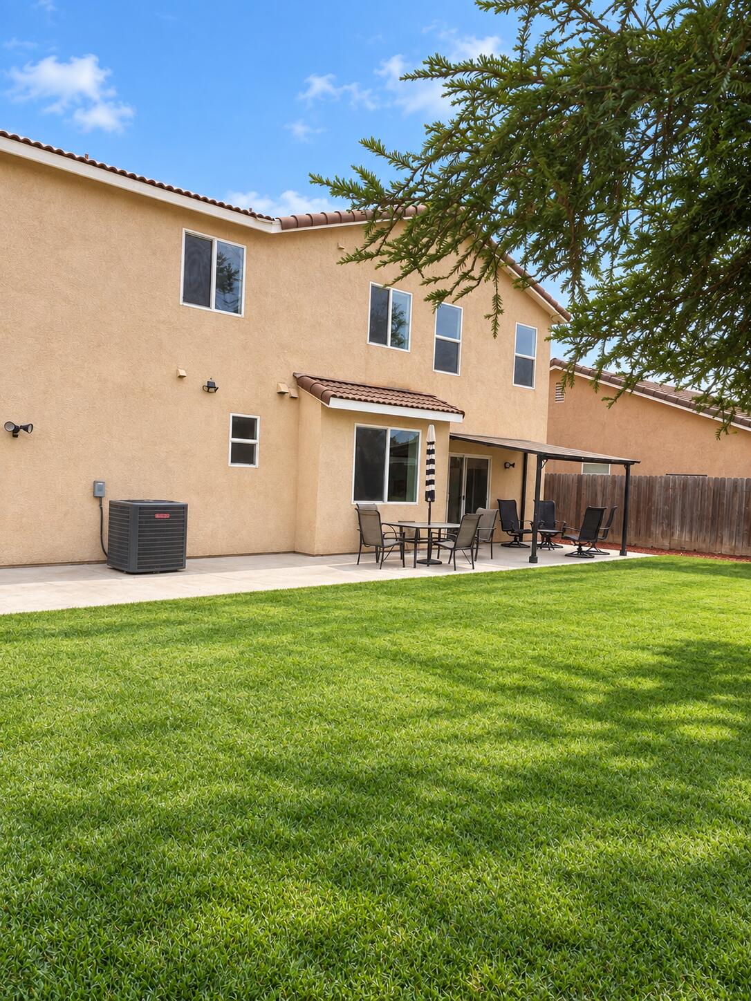 2724 Lakeridge Ave, Tulare, CA 93274