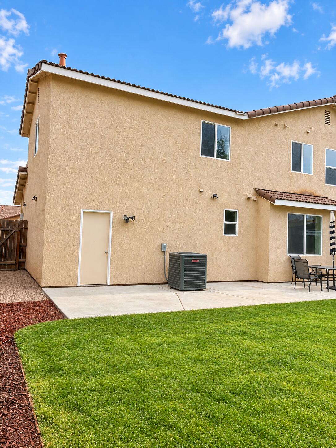 2724 Lakeridge Ave, Tulare, CA 93274
