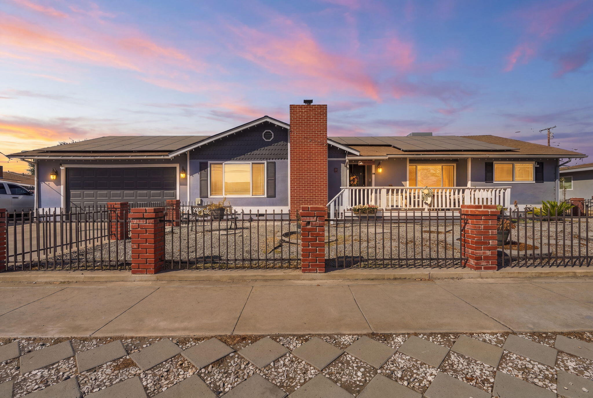 1480 E Bardsley Ave, Tulare, CA 93274