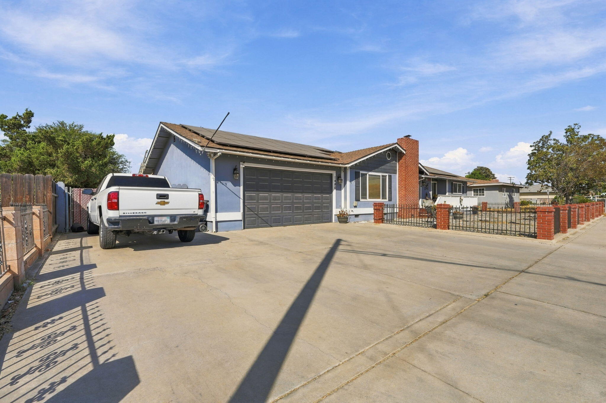 1480 E Bardsley Ave, Tulare, CA 93274