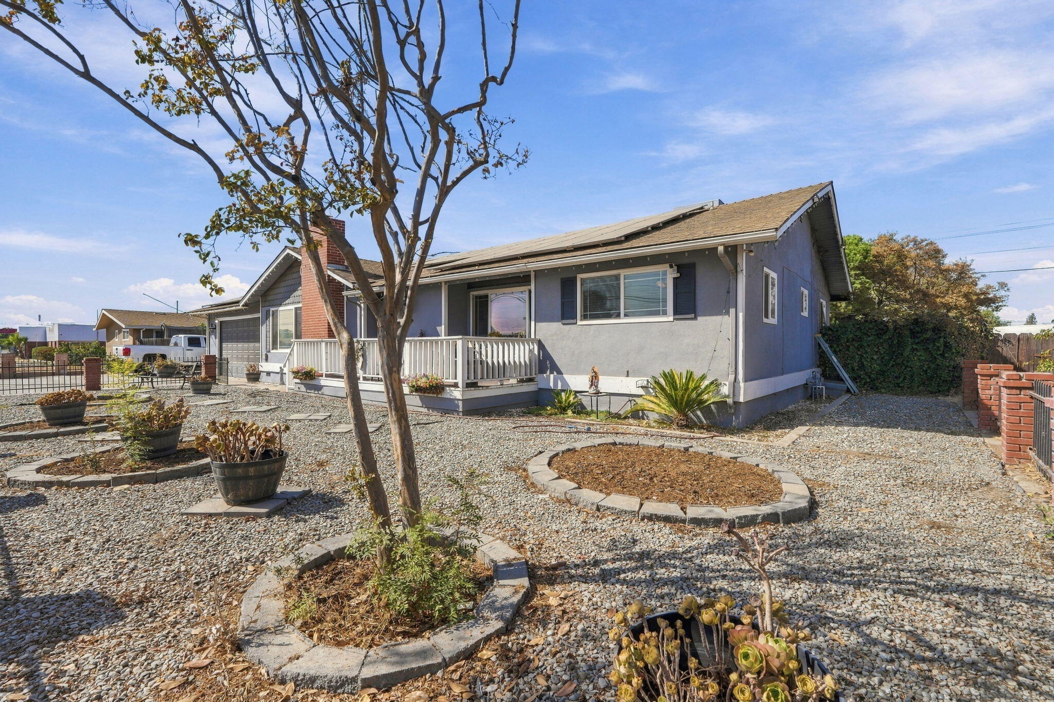 1480 E Bardsley Ave, Tulare, CA 93274