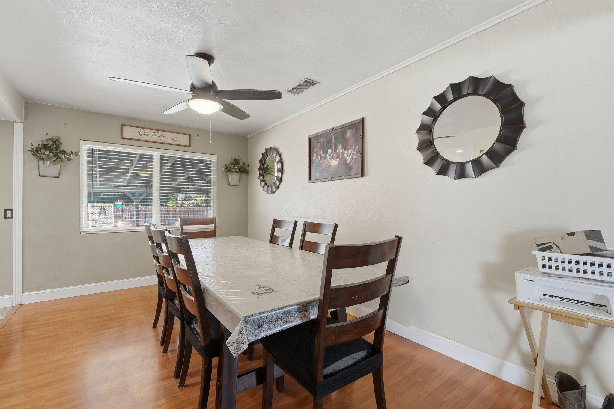 1480 E Bardsley Ave, Tulare, CA 93274