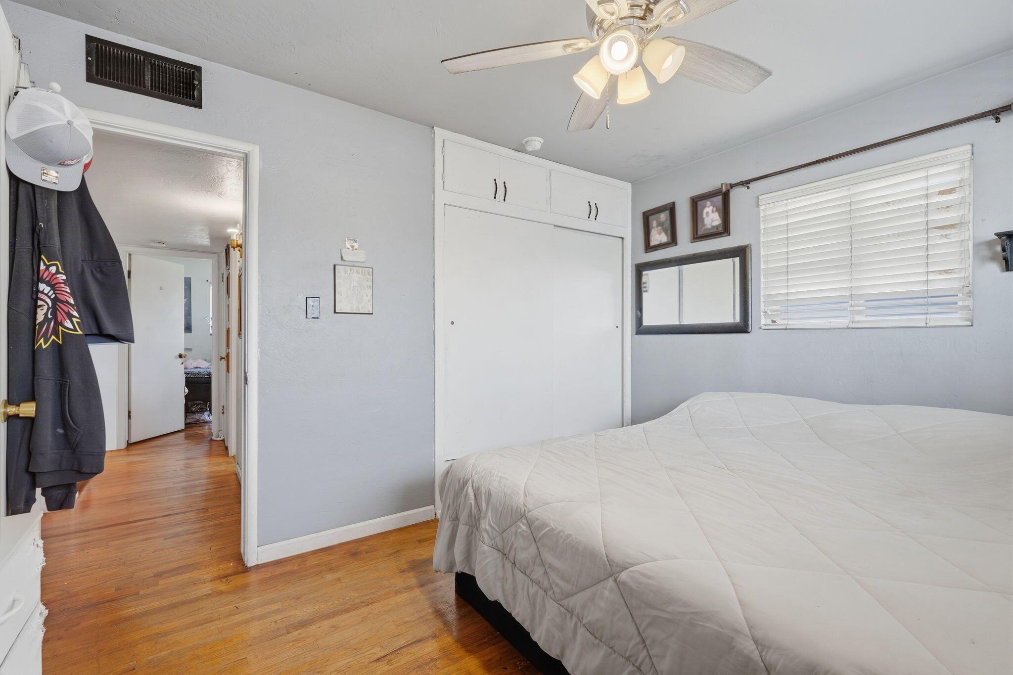 1480 E Bardsley Ave, Tulare, CA 93274