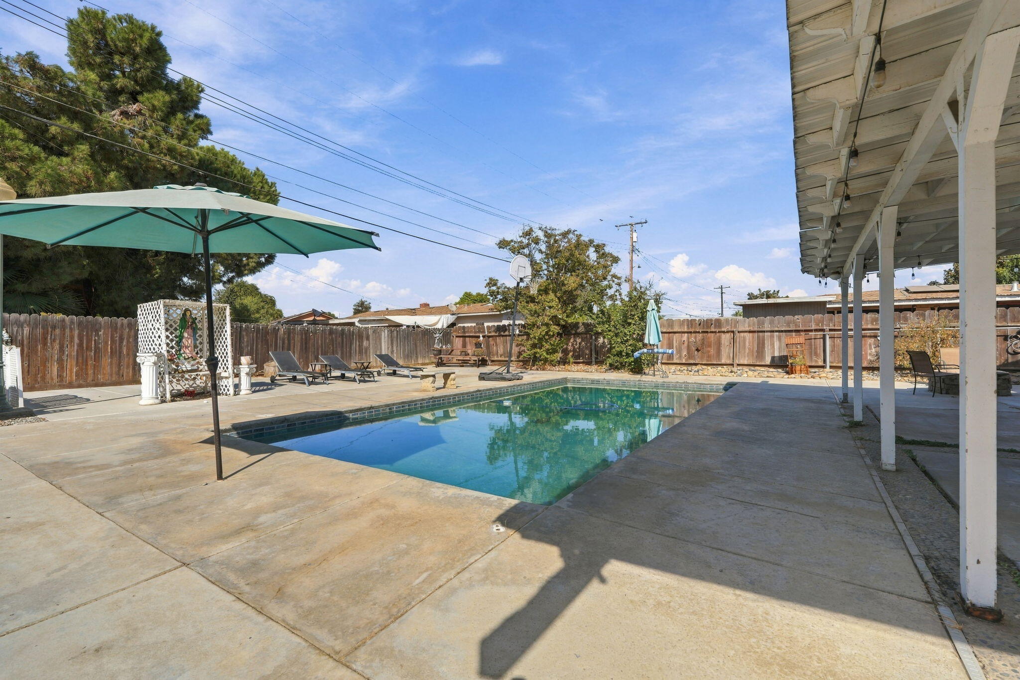 1480 E Bardsley Ave, Tulare, CA 93274